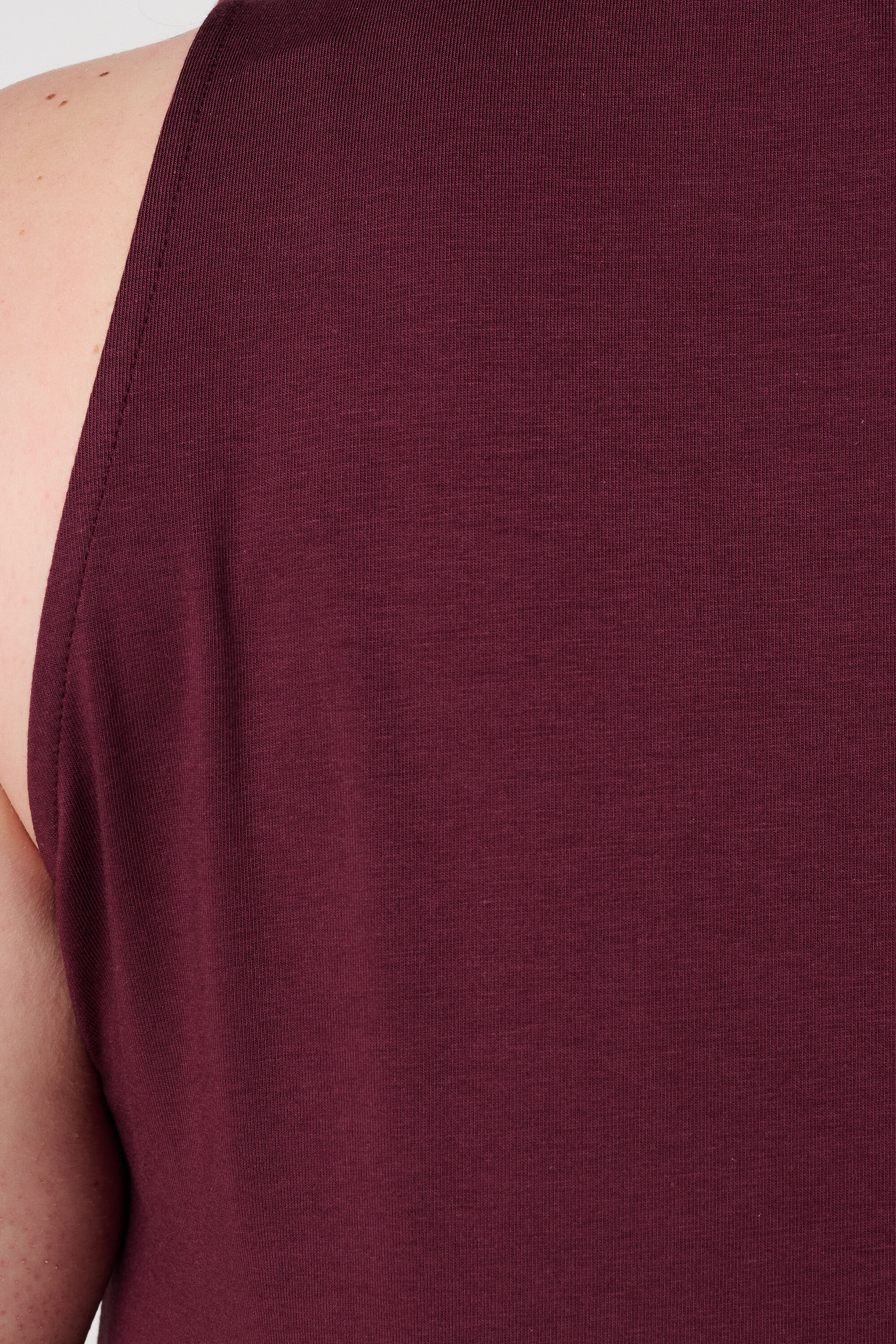 D&eacute;bardeur avec col en V image number 6