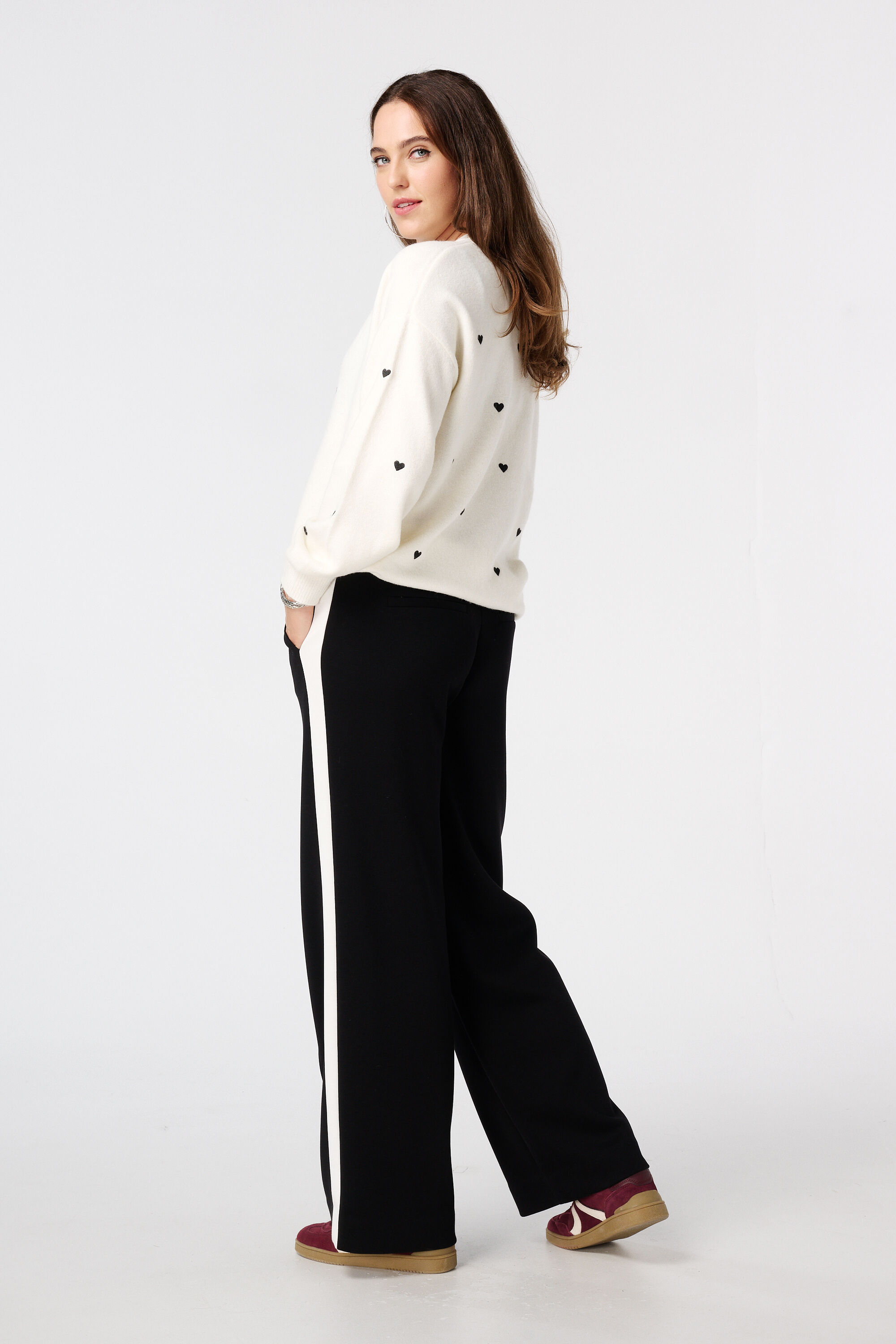 Pantalon large avec rayures contrastantes image number 3