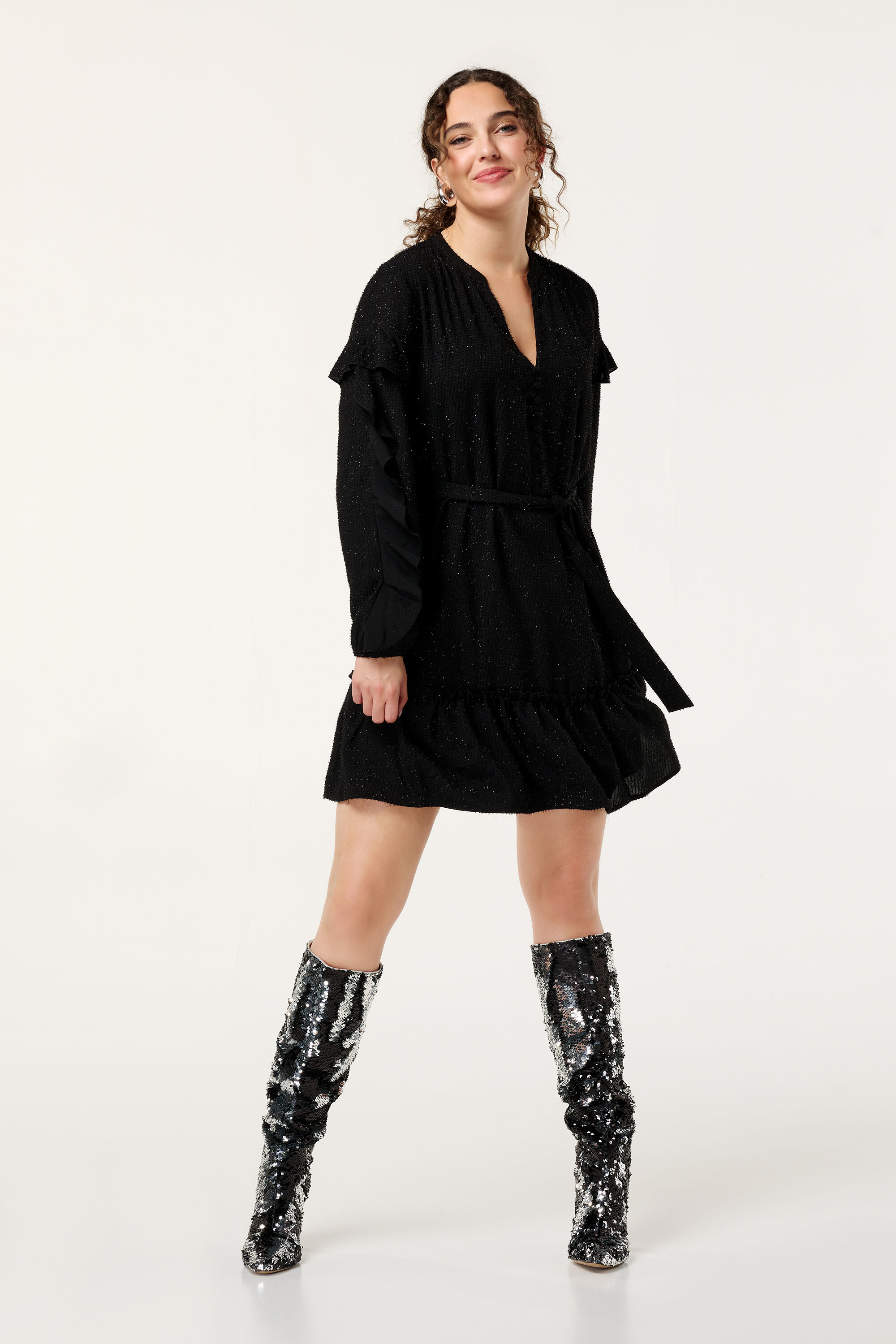 Jurk met zilveren details image number 5