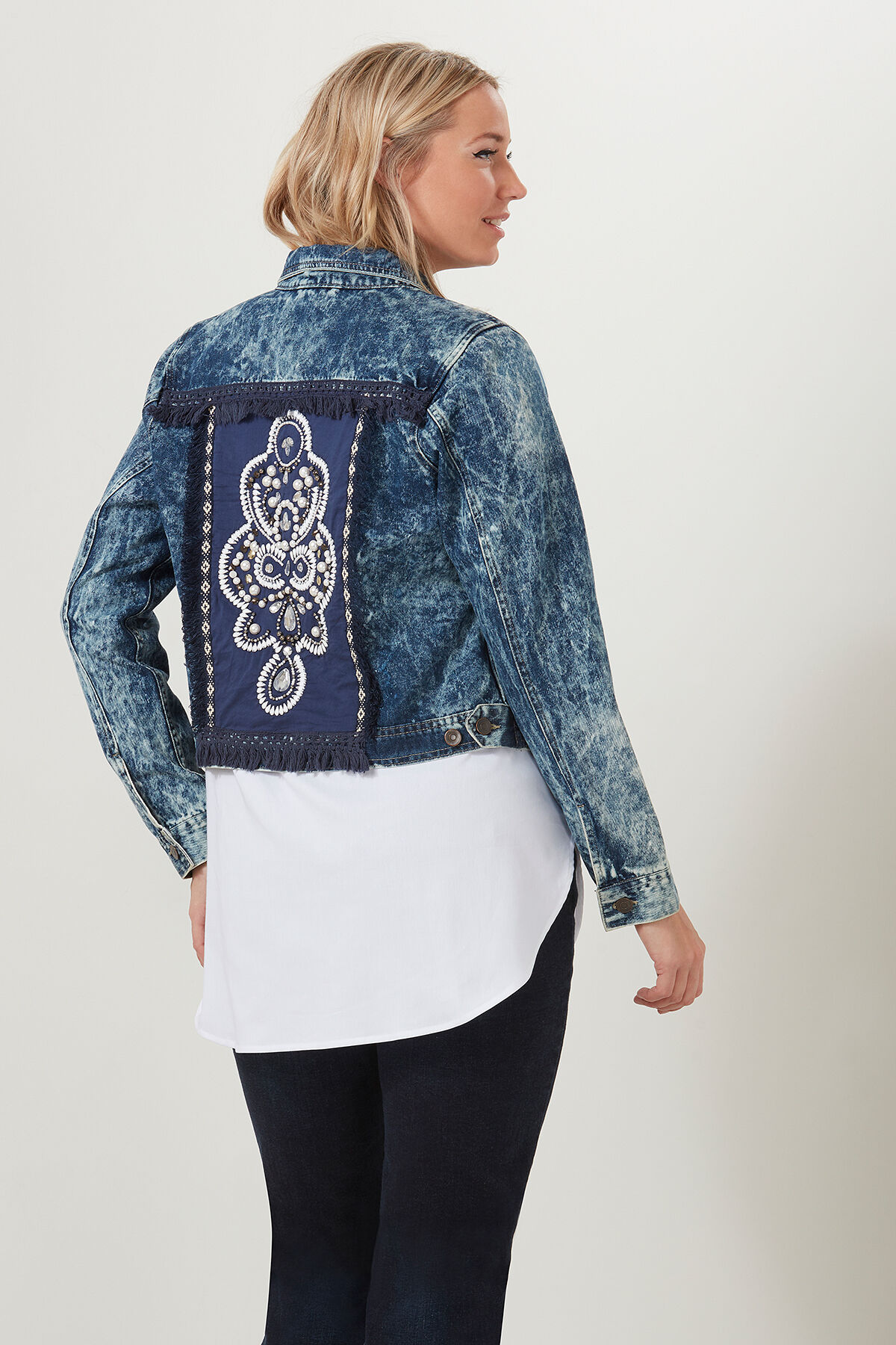 Denim jacket met imitatieparels image number 4