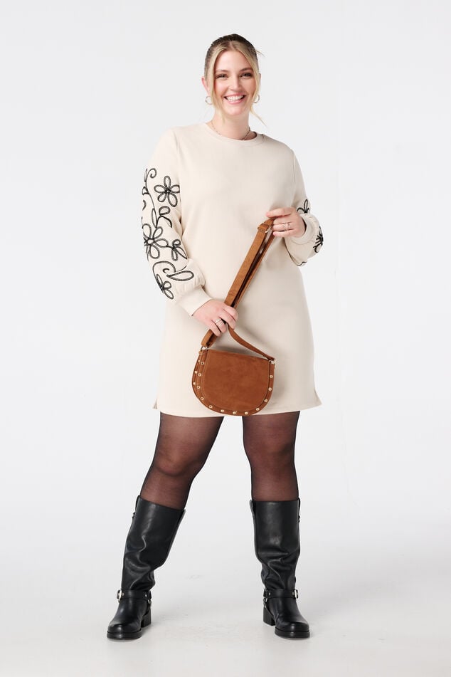 Robe sweat avec détails brodés image number 4