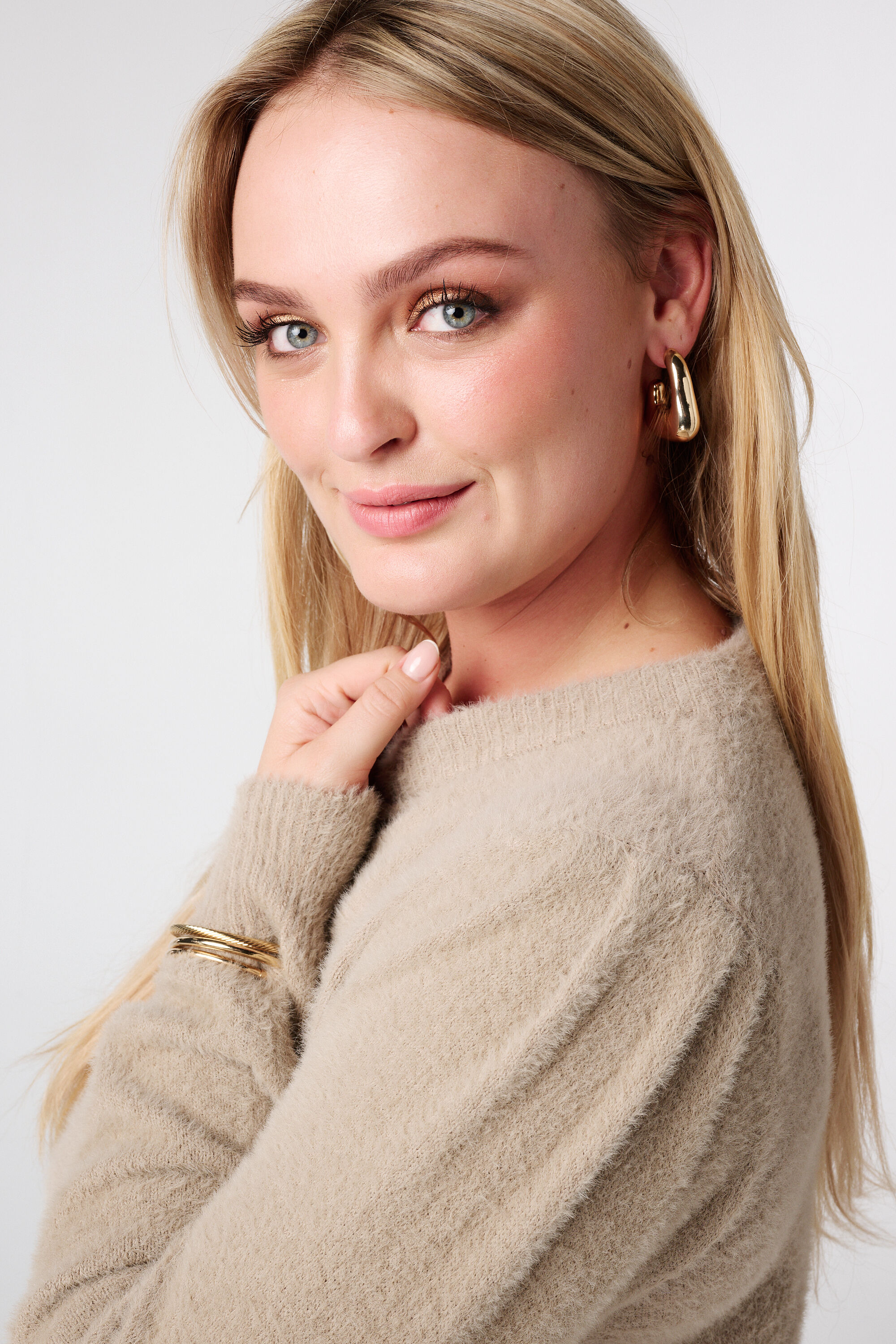 Pull tricot&eacute; en fil doux image number 4