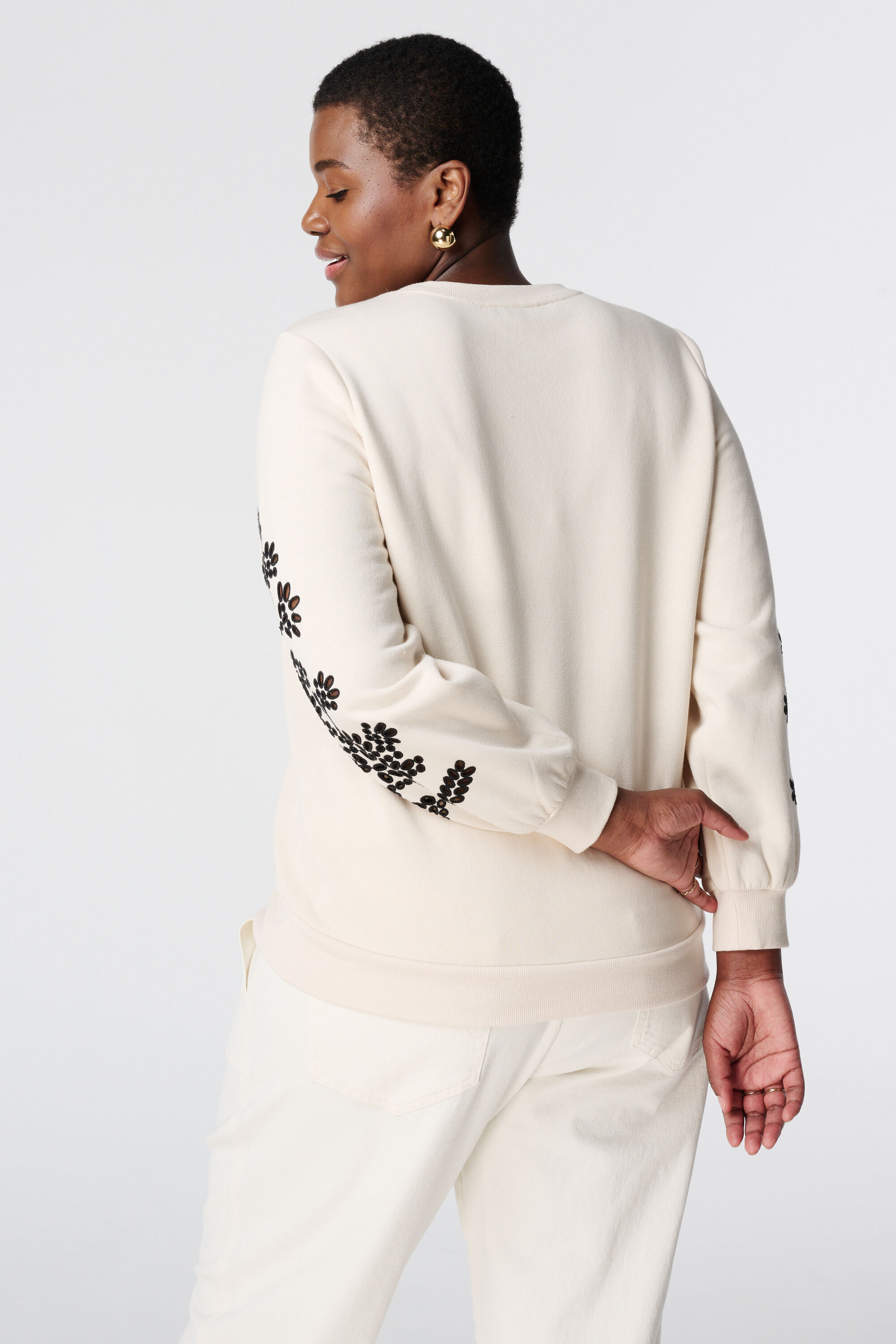 Pull avec boutons d&eacute;coratifs image number 3