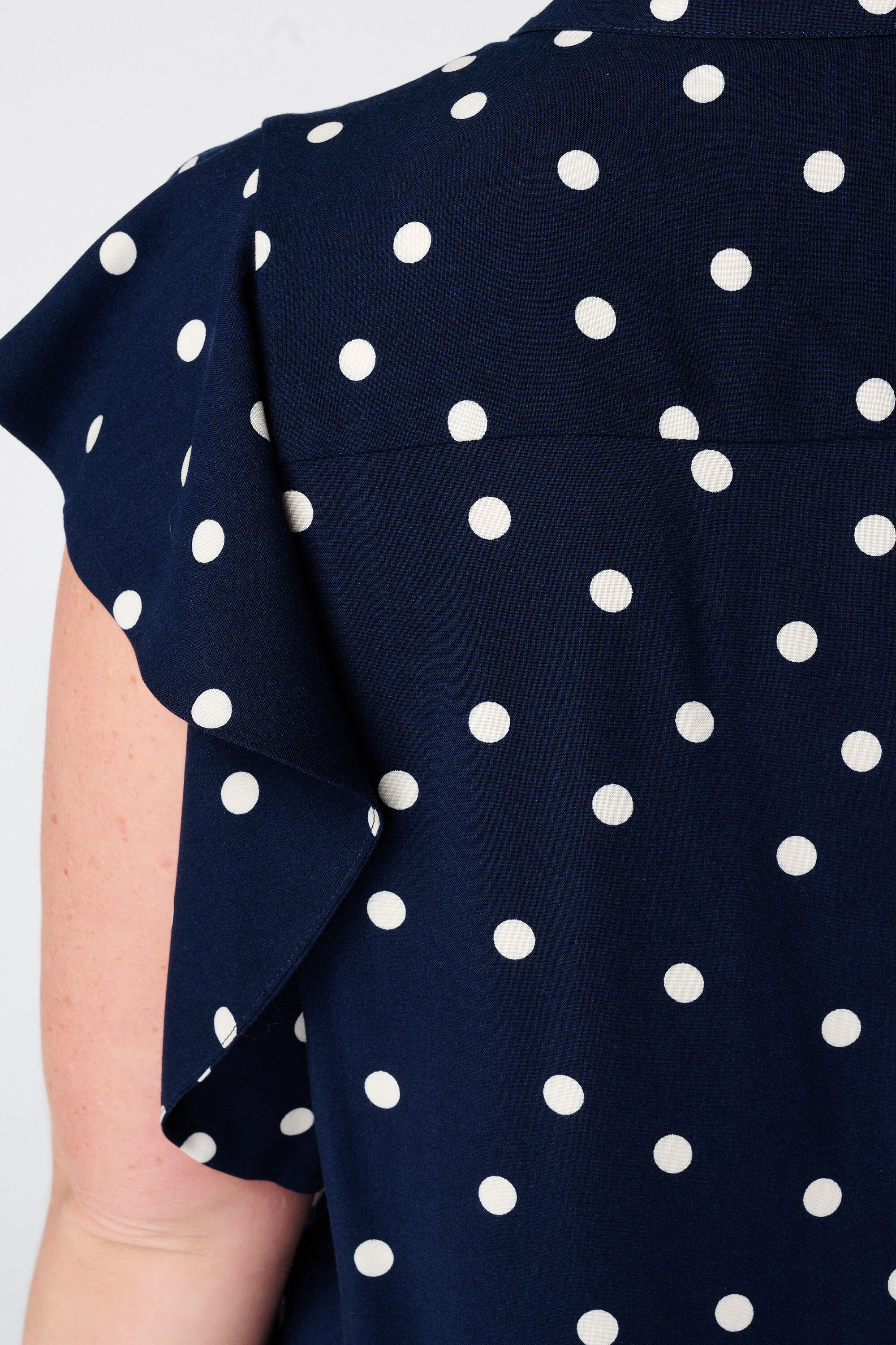 Blouse met polka dot image number 6