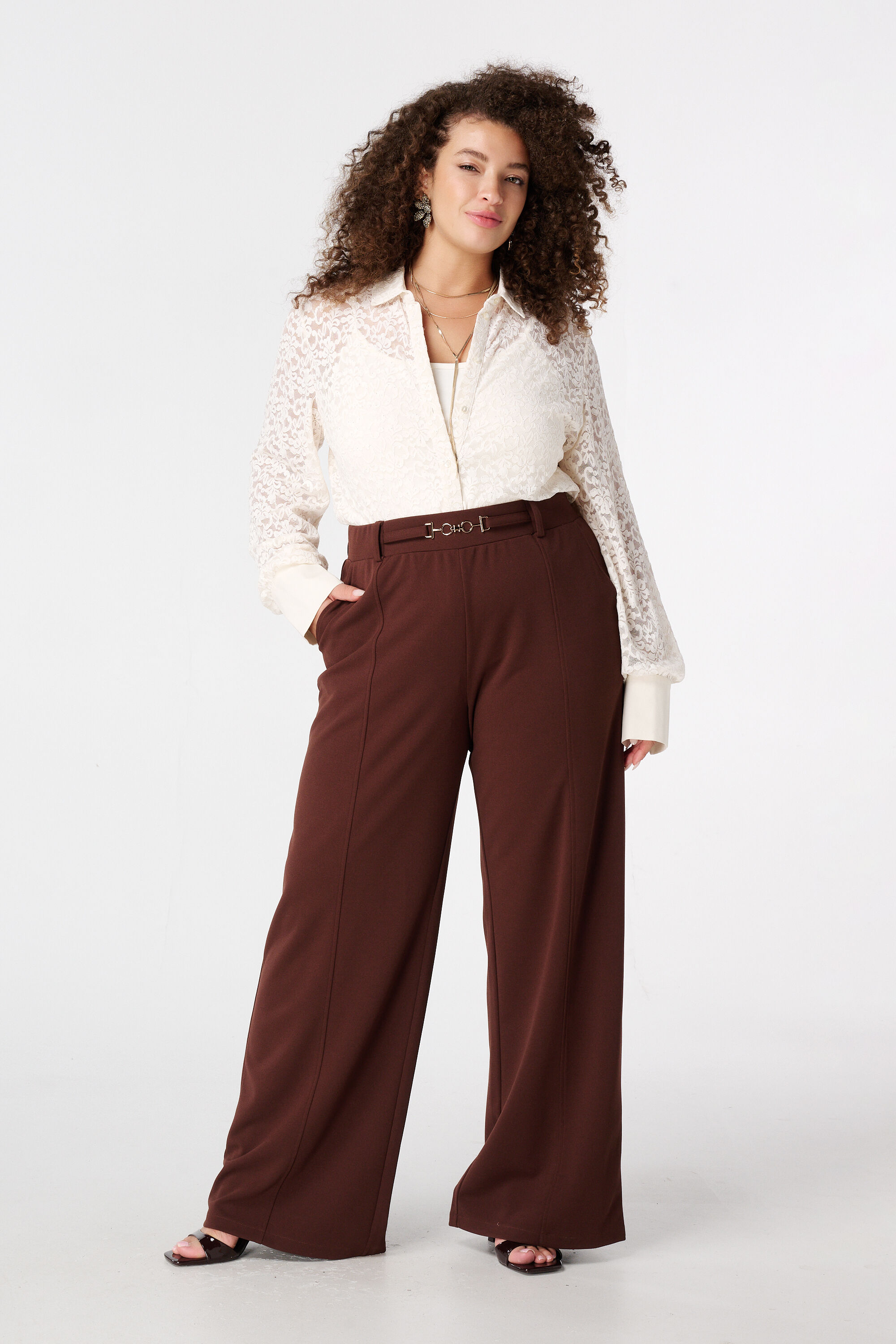 Top met kant en pailetten image number 5