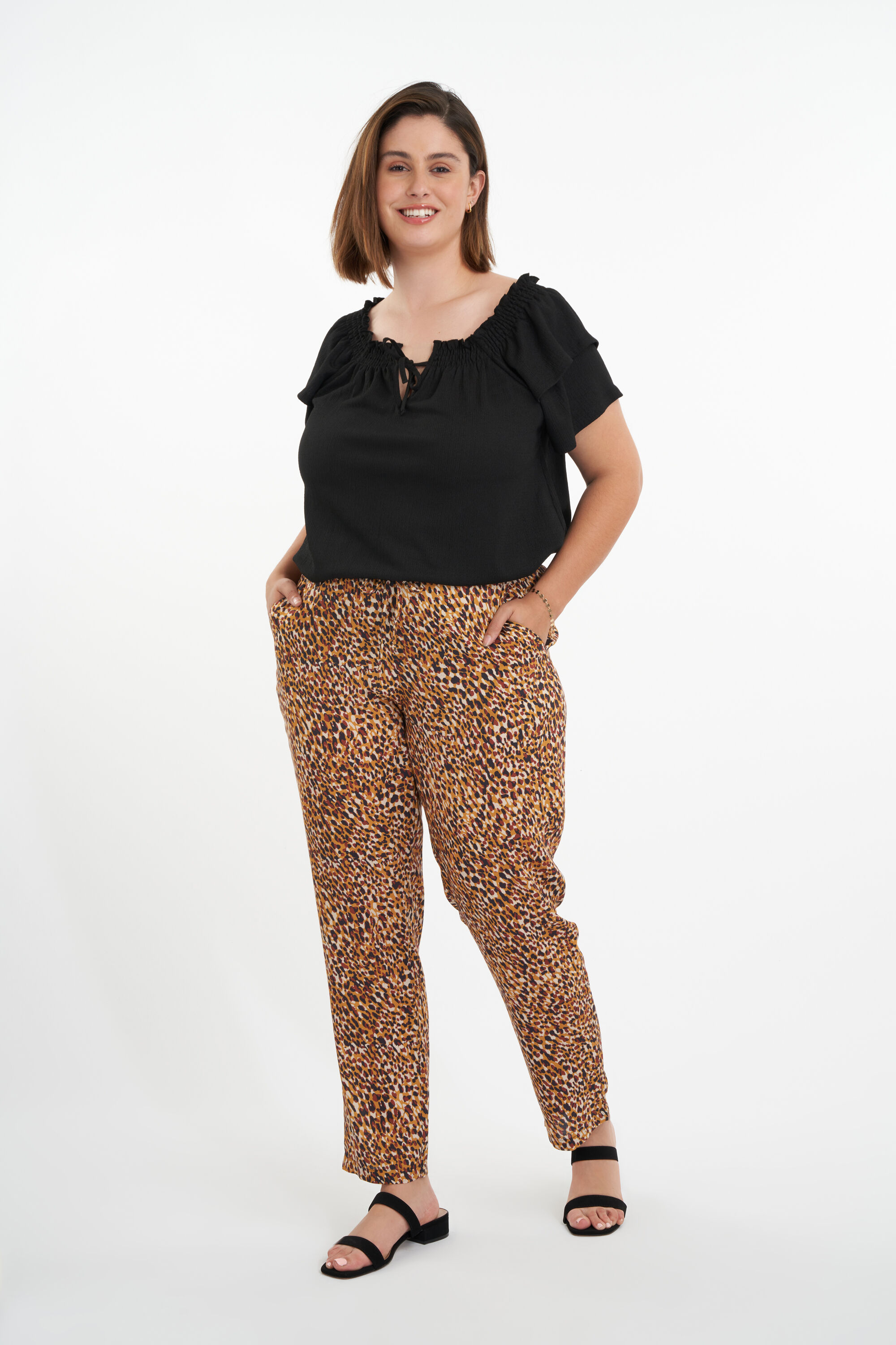 Losvallende broek image number 5