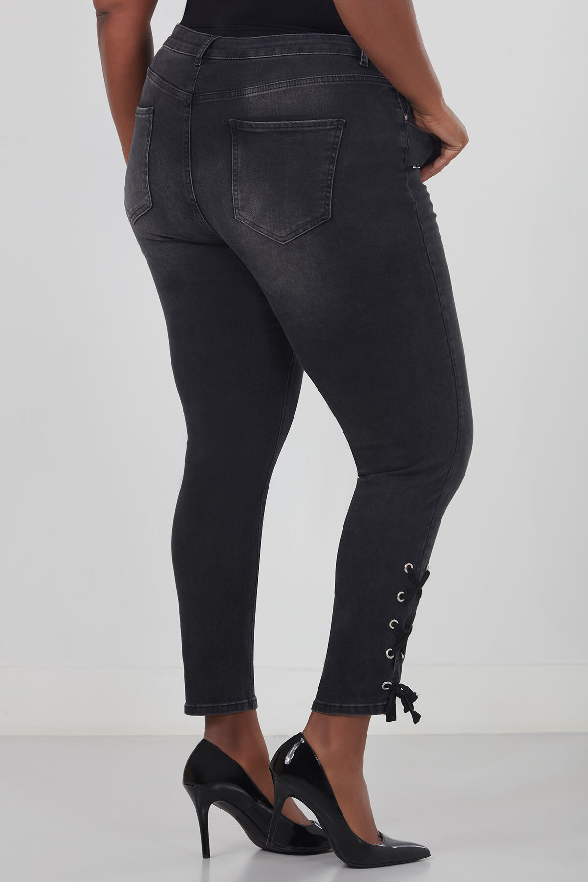 Broek met veterdetail image number 3