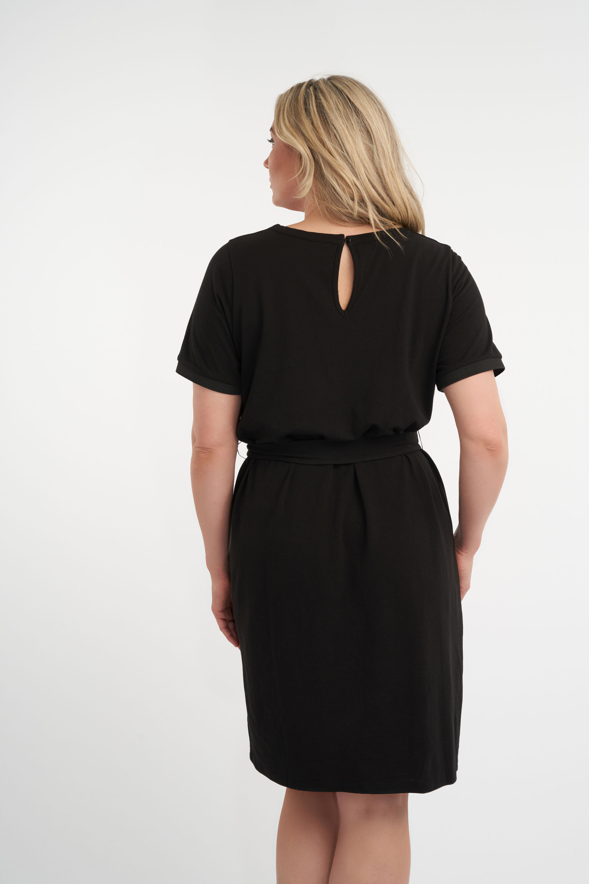 Robe avec ceinture &agrave; nouer image number 3