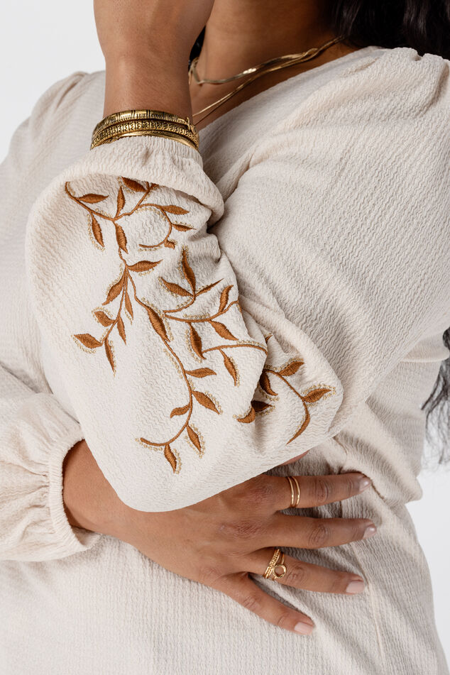 Haut avec broderie image number 4