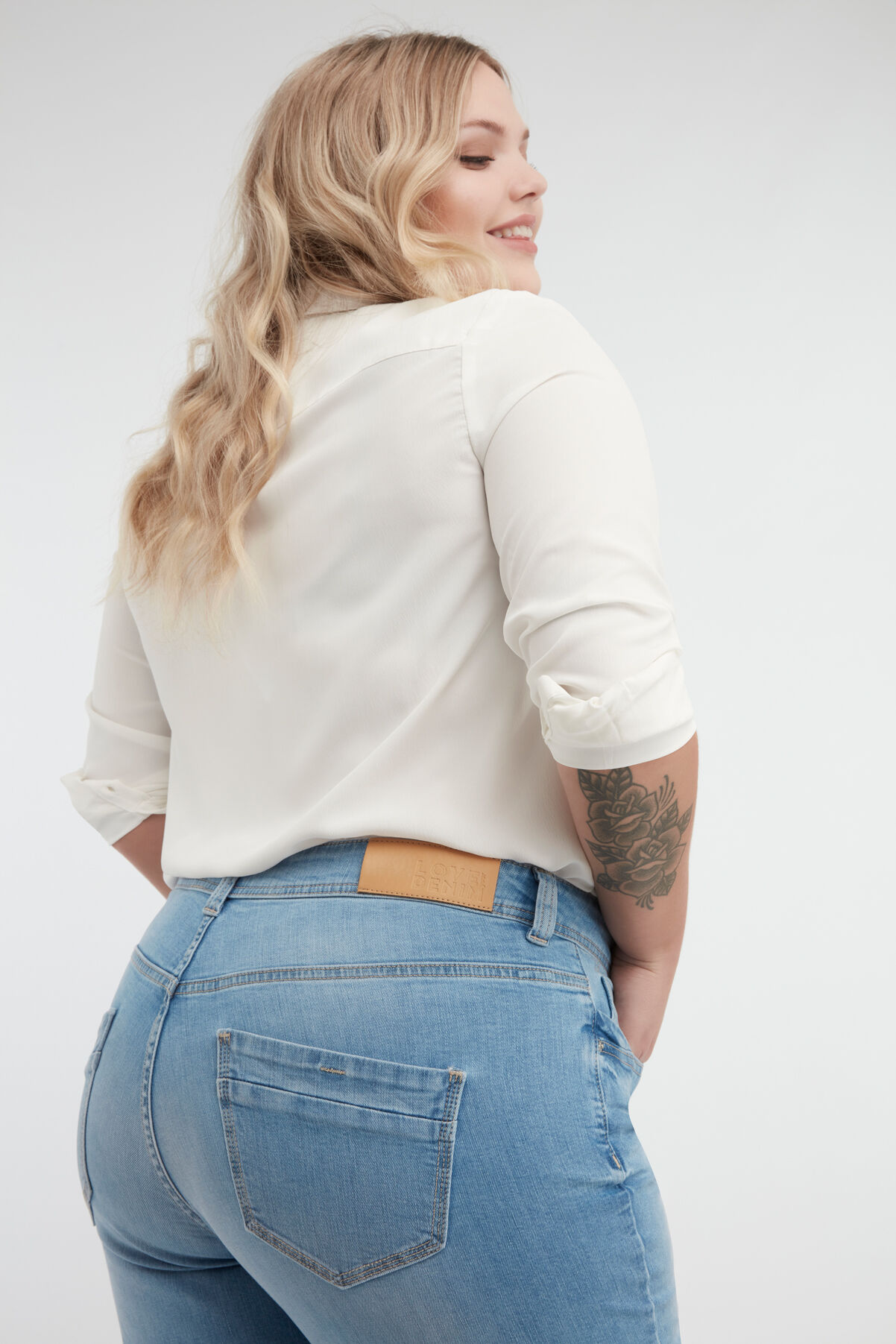 Loose leg jeans ROSE image number 4