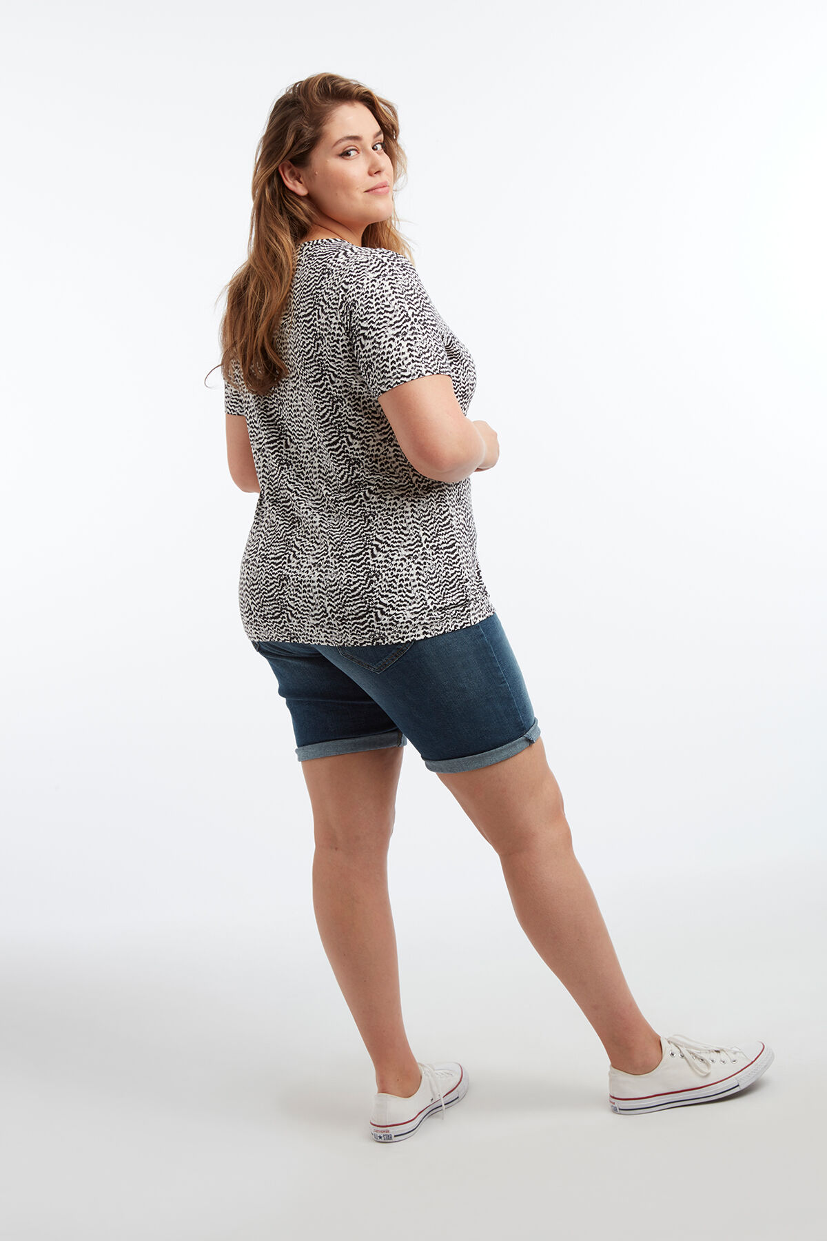 T-shirt met V-hals en print image number 5