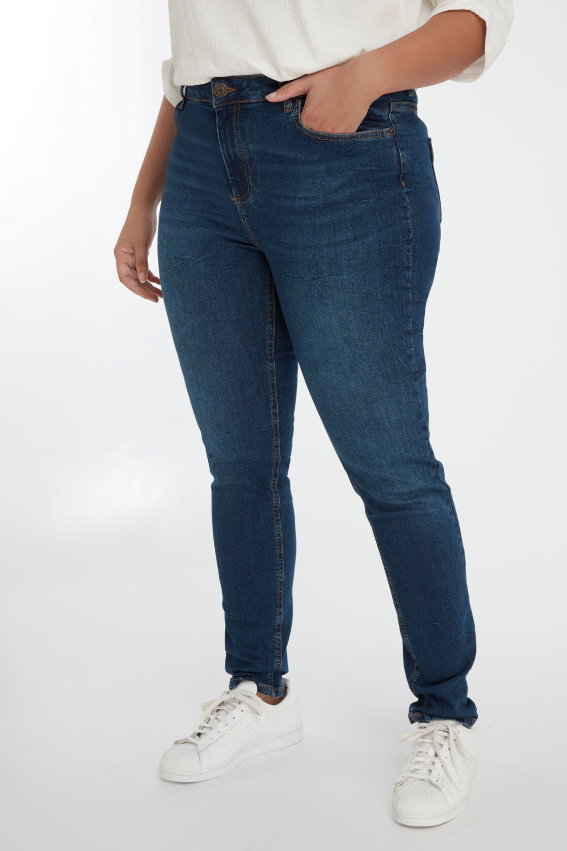 Slim leg jeans IRIS  image number 6