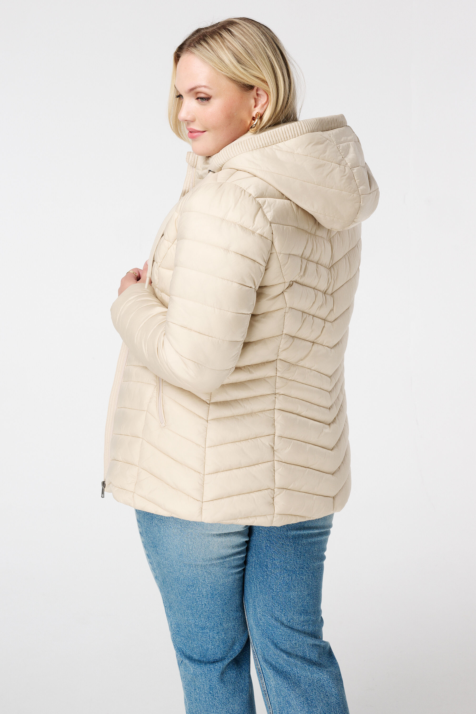 Veste l&eacute;g&egrave;rement matelass&eacute;e image number 3