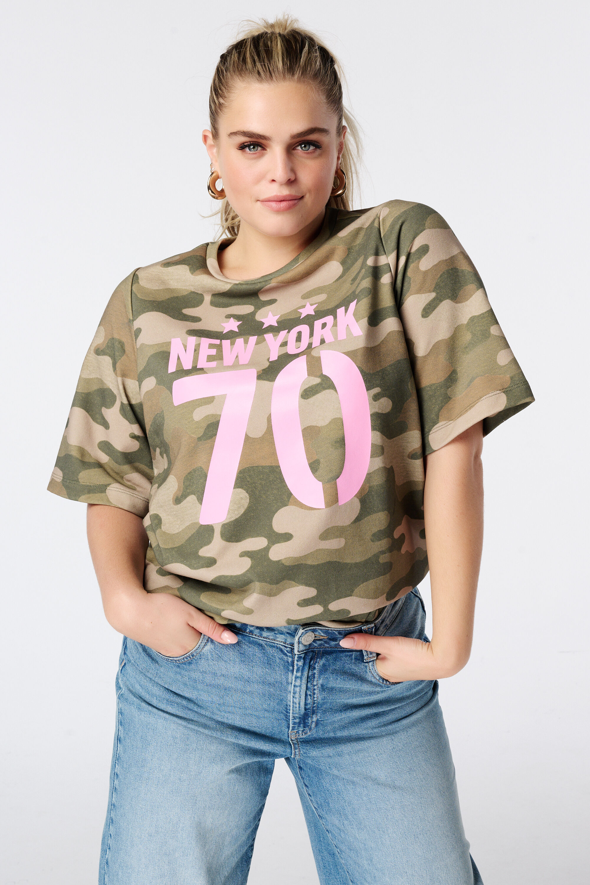 T-shirt met camouflage