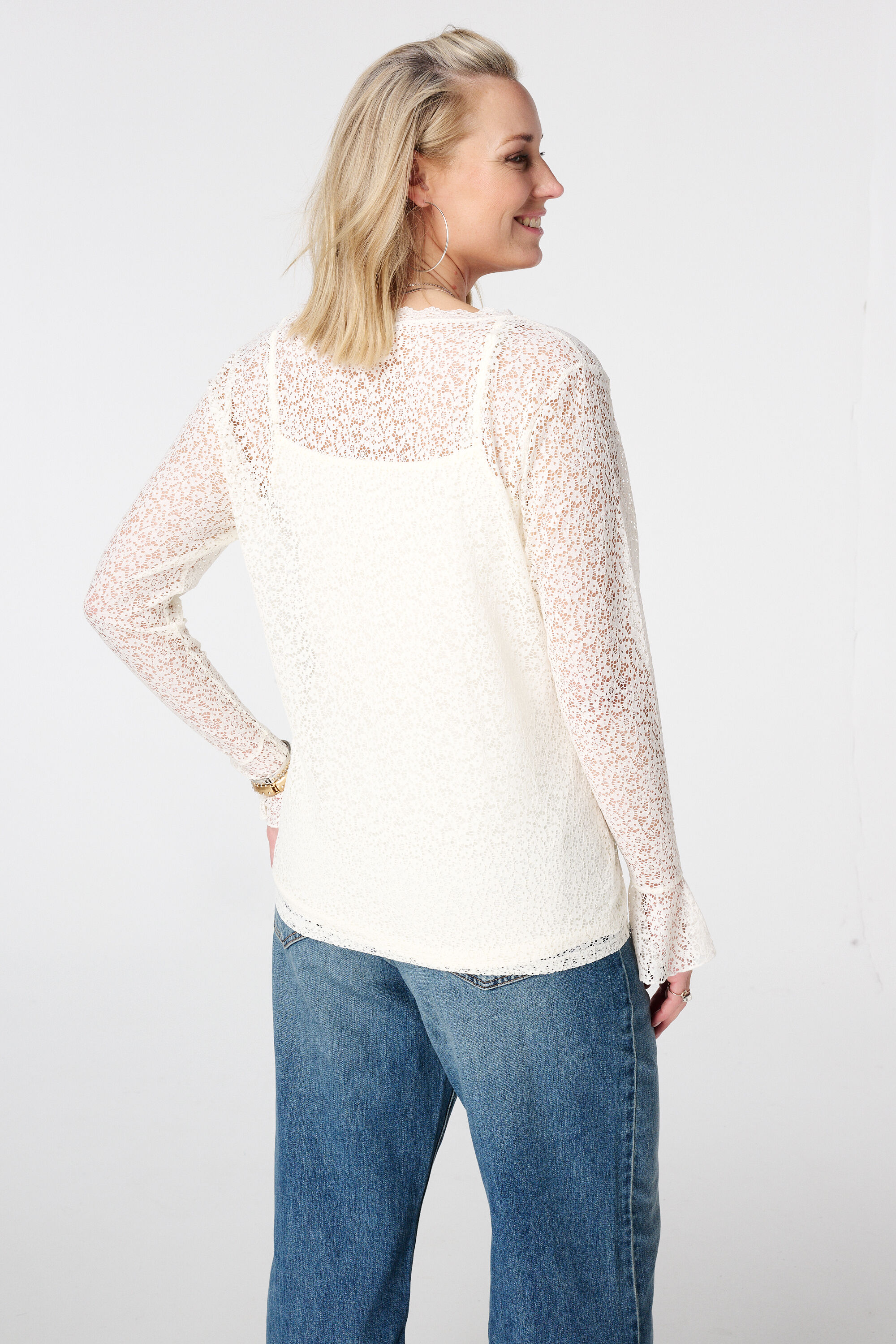 Haut en dentelle avec manches trompette image number 3