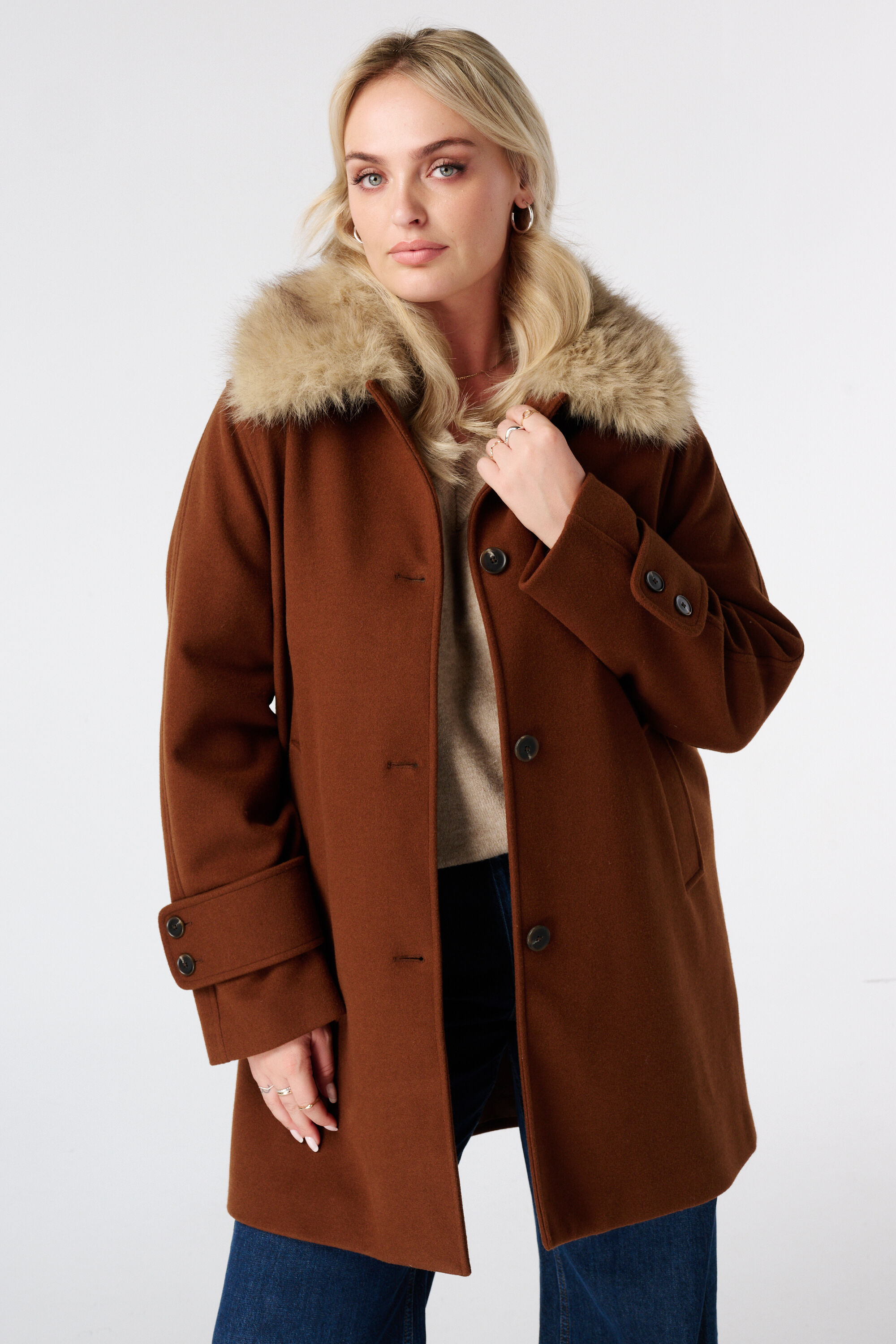 Manteljas met faux fur kraag