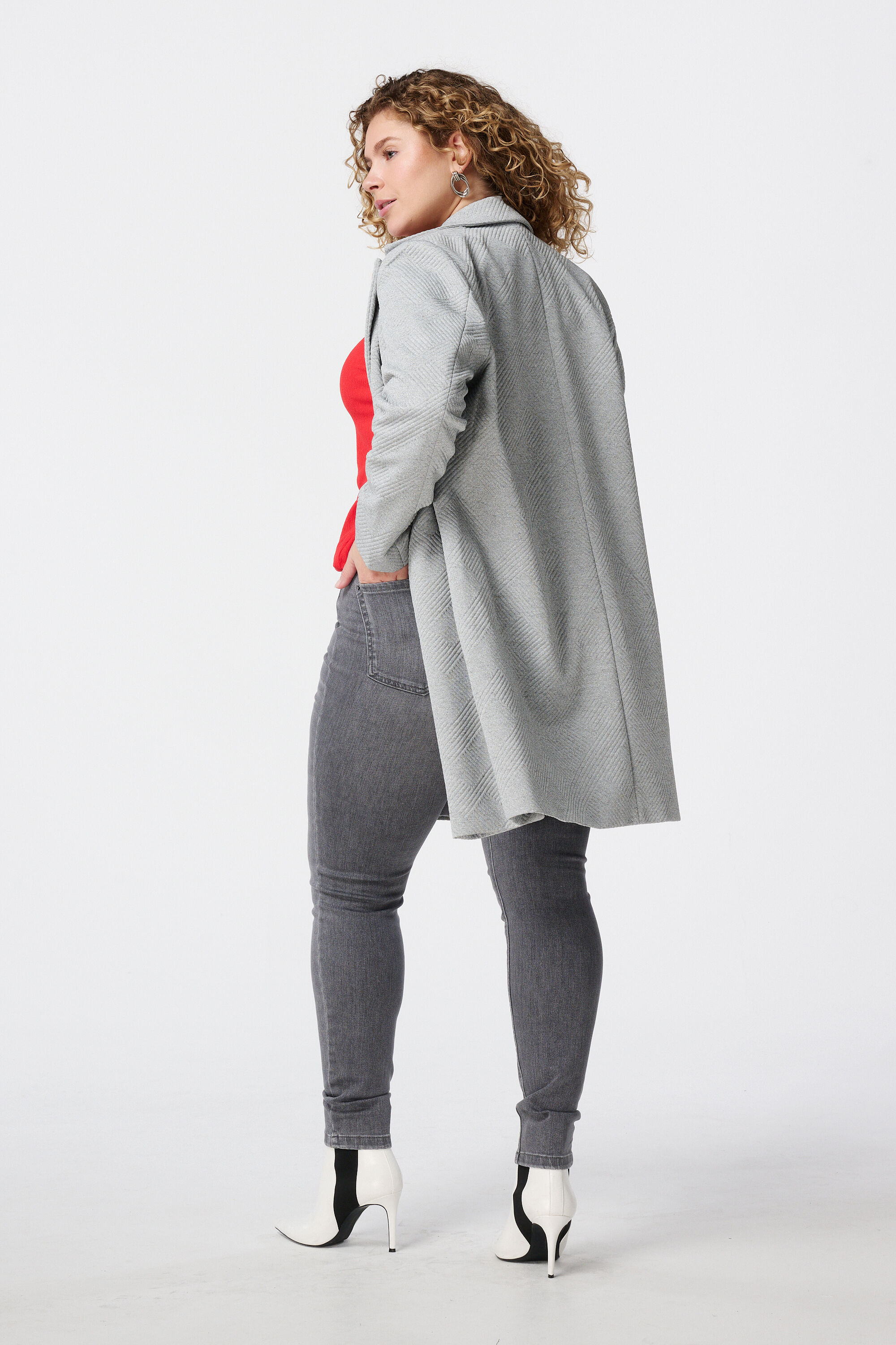 Mantel met structuur image number 3