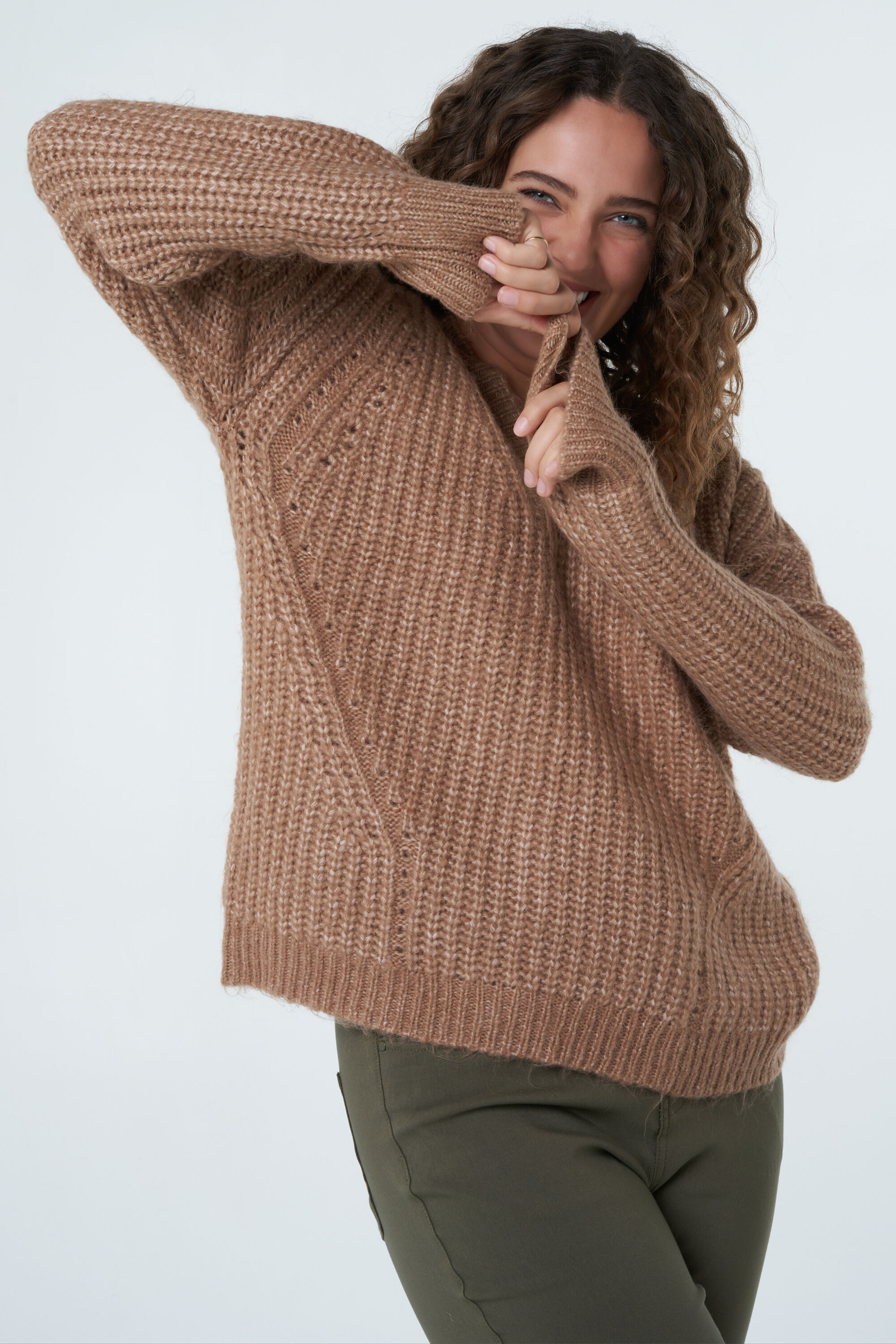 Grof gebreide trui met v-hals image number 6