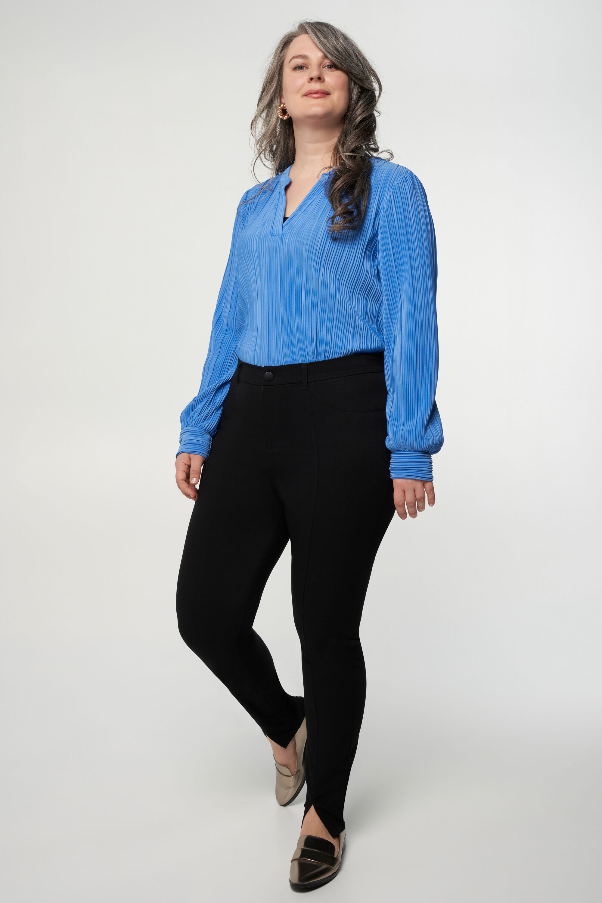 Pantalon avec fentes sur le devant.  image number 6