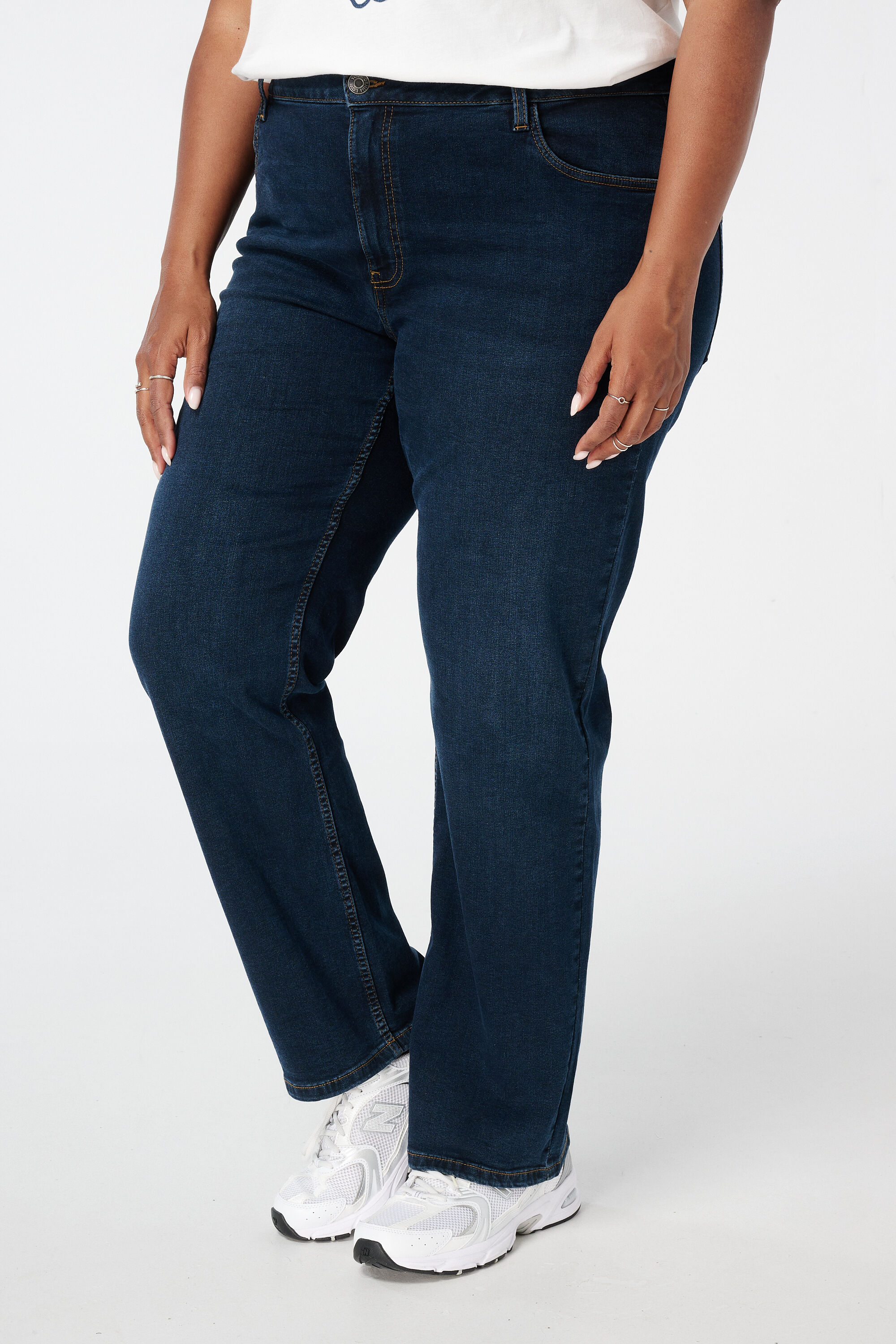 Straight leg jeans LILY image number 5