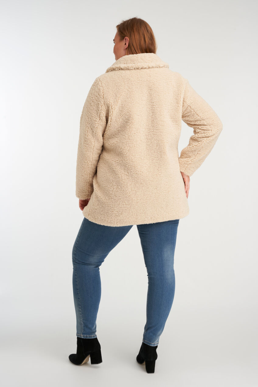 Veste en peluche douce image number 4