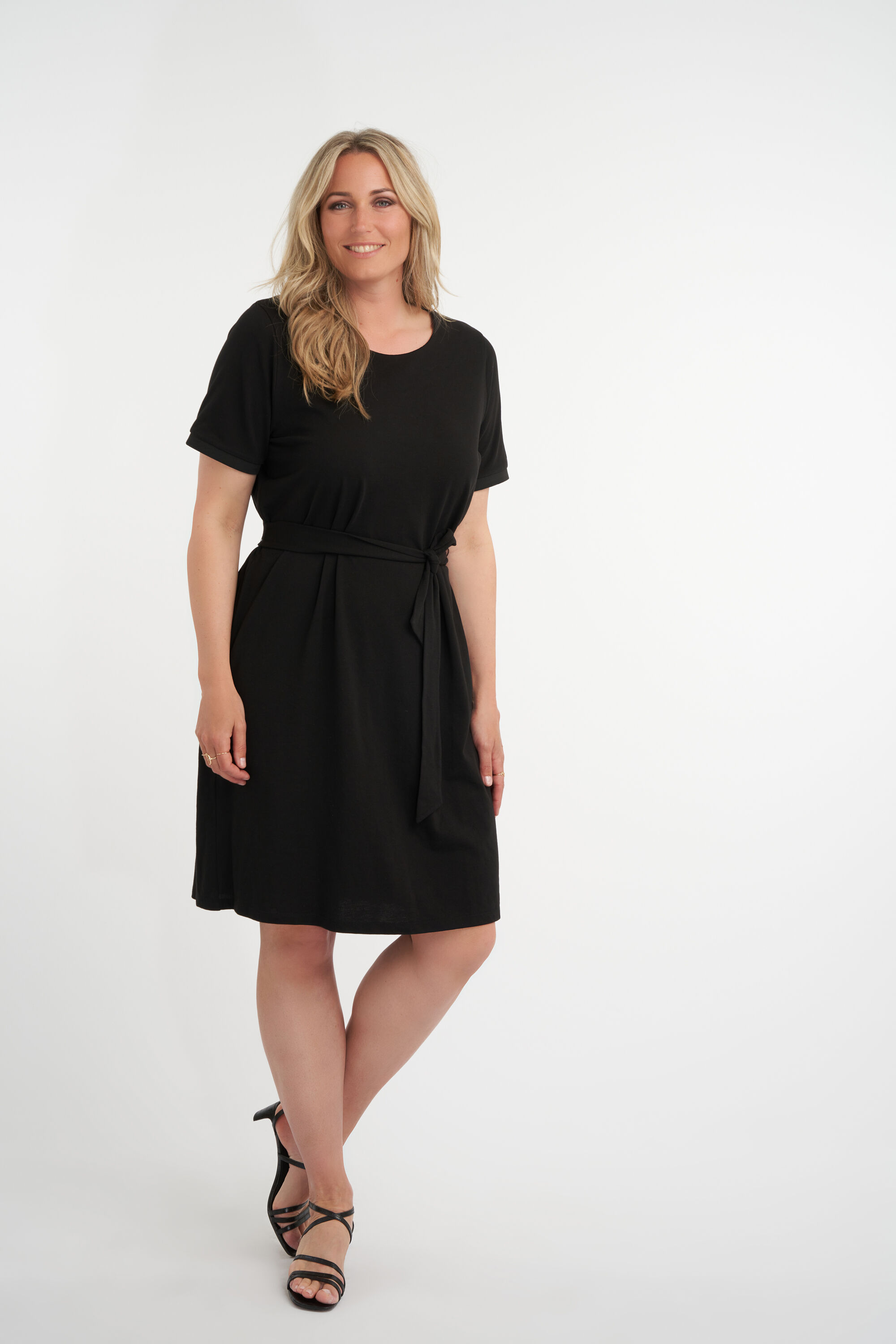 Femmes Robe avec ceinture nouer MS Mode