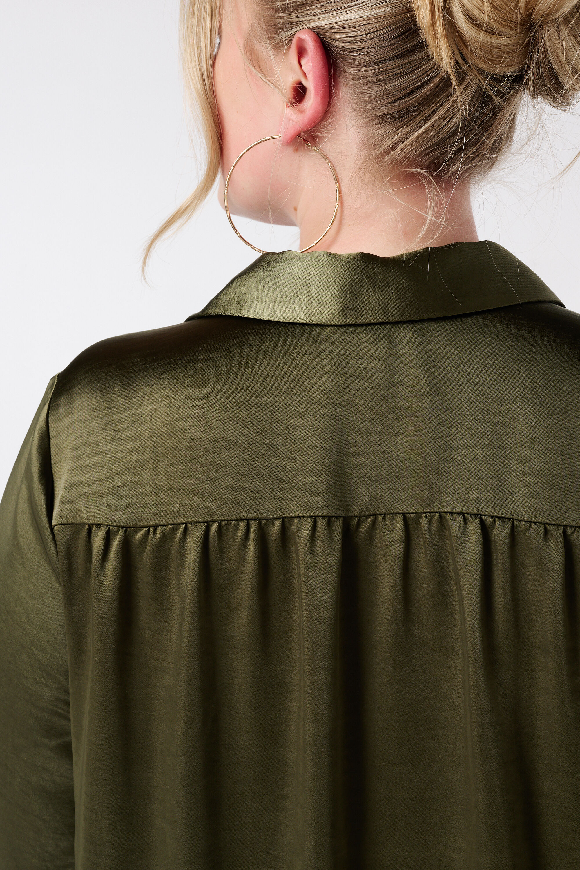 Blouse aspect satin&eacute; image number 6