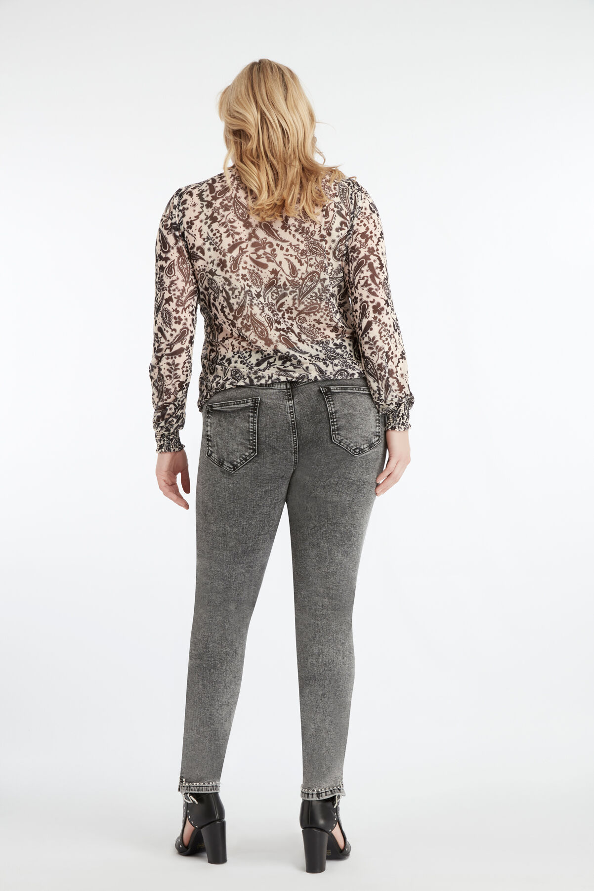 Jeans met studs image number 5