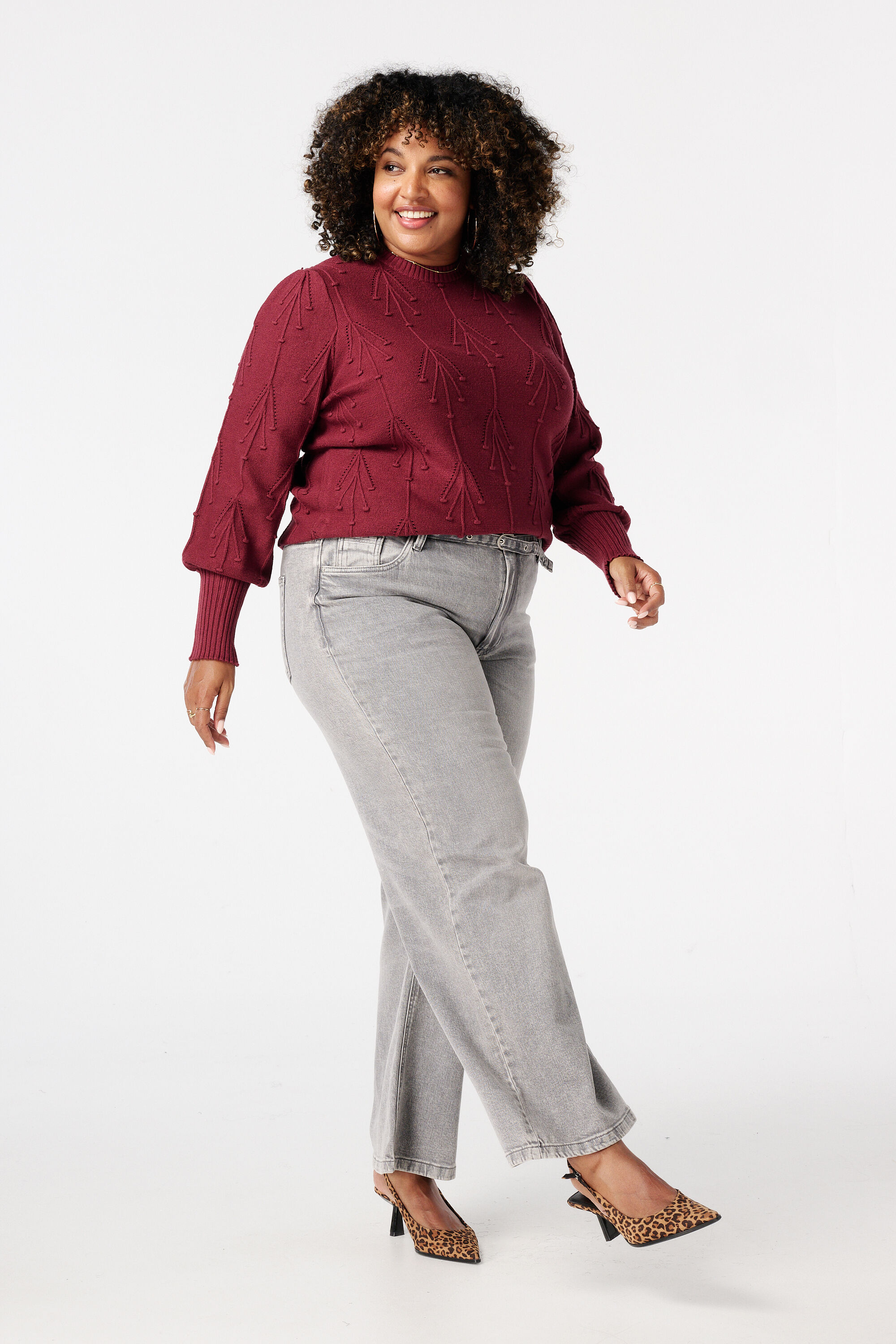 Pull avec imprim&eacute; brod&eacute; image number 5