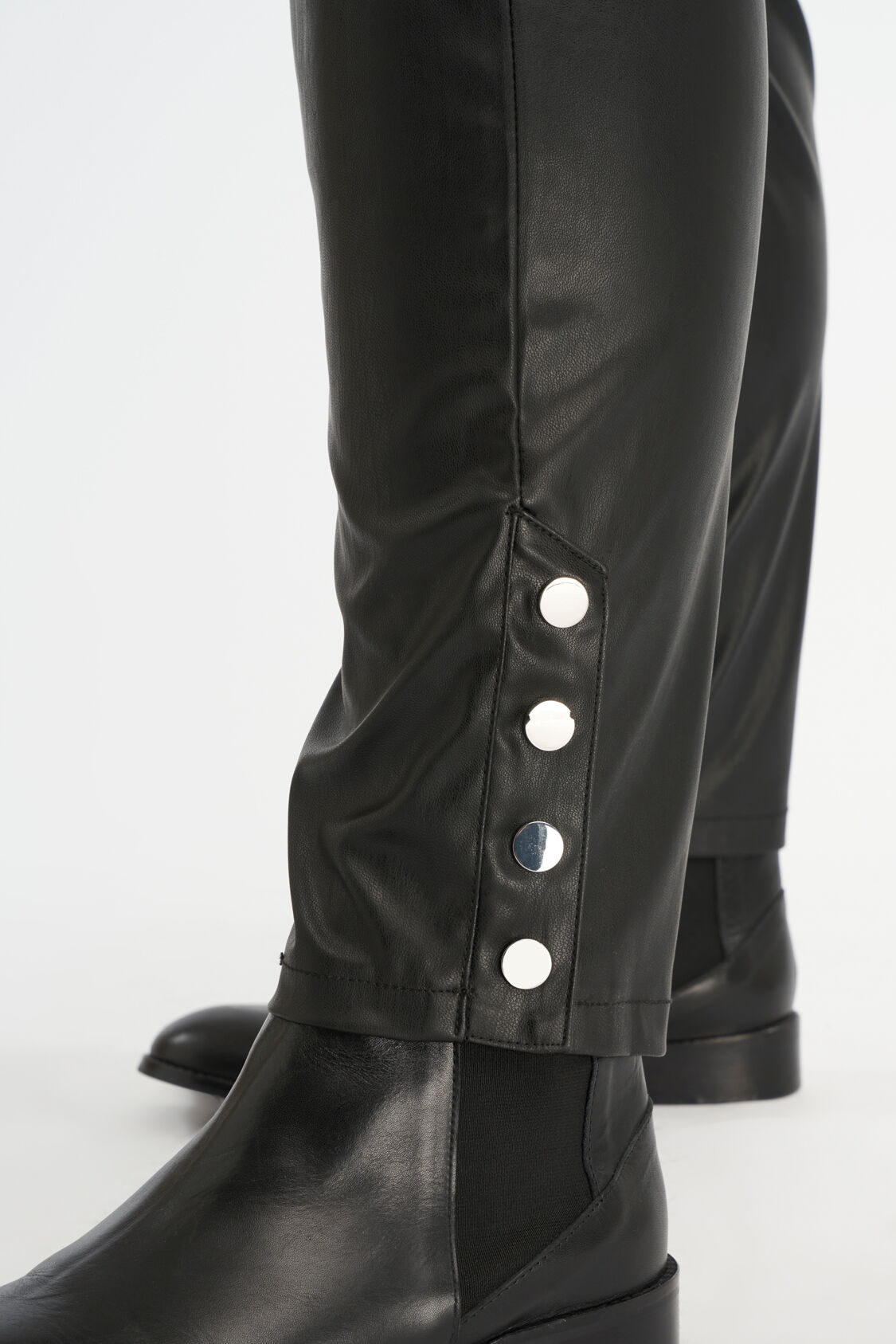 Pantalon cargo avec poches image number 5