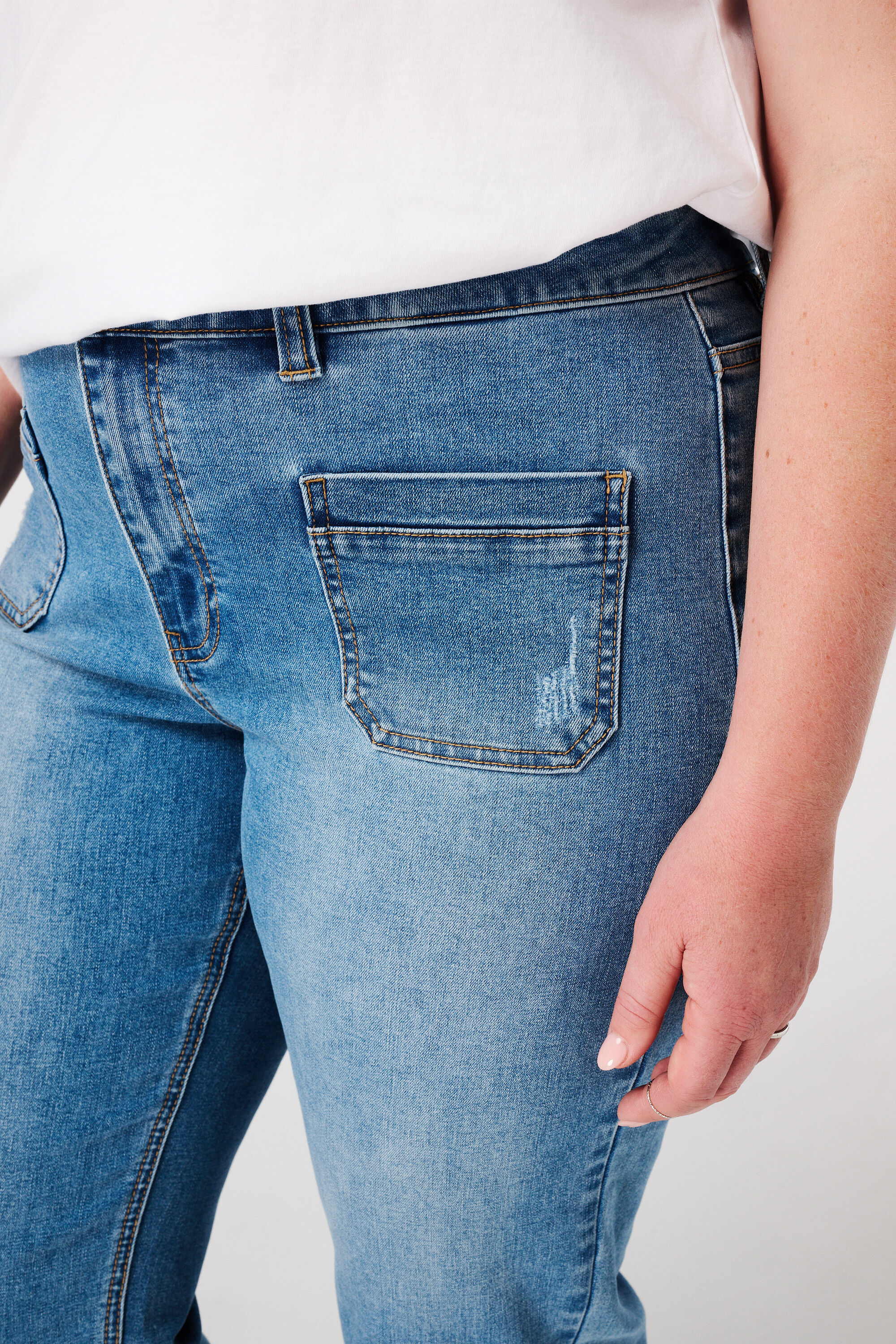 Pantacourt en jean image number 4