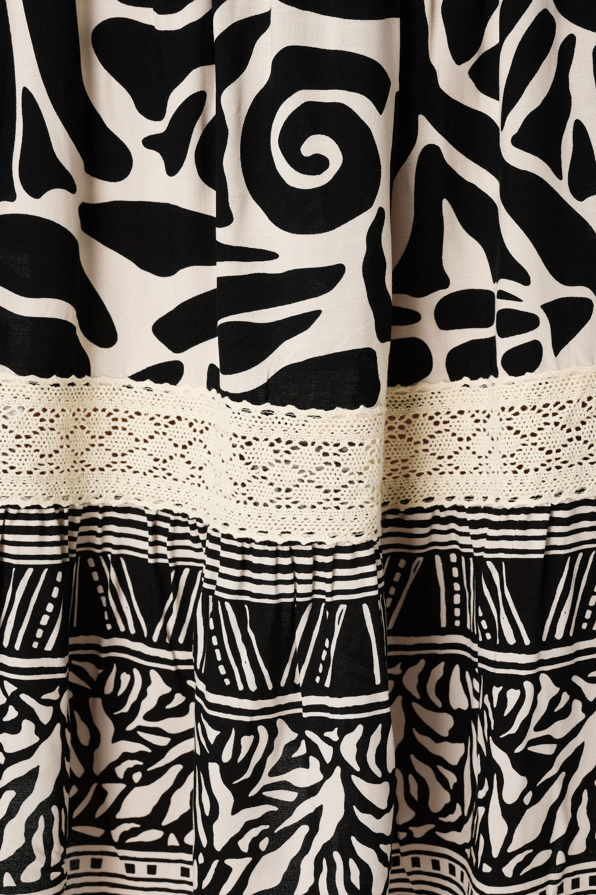 Jupe avec imprim&eacute; et d&eacute;tails en dentelle image number 4