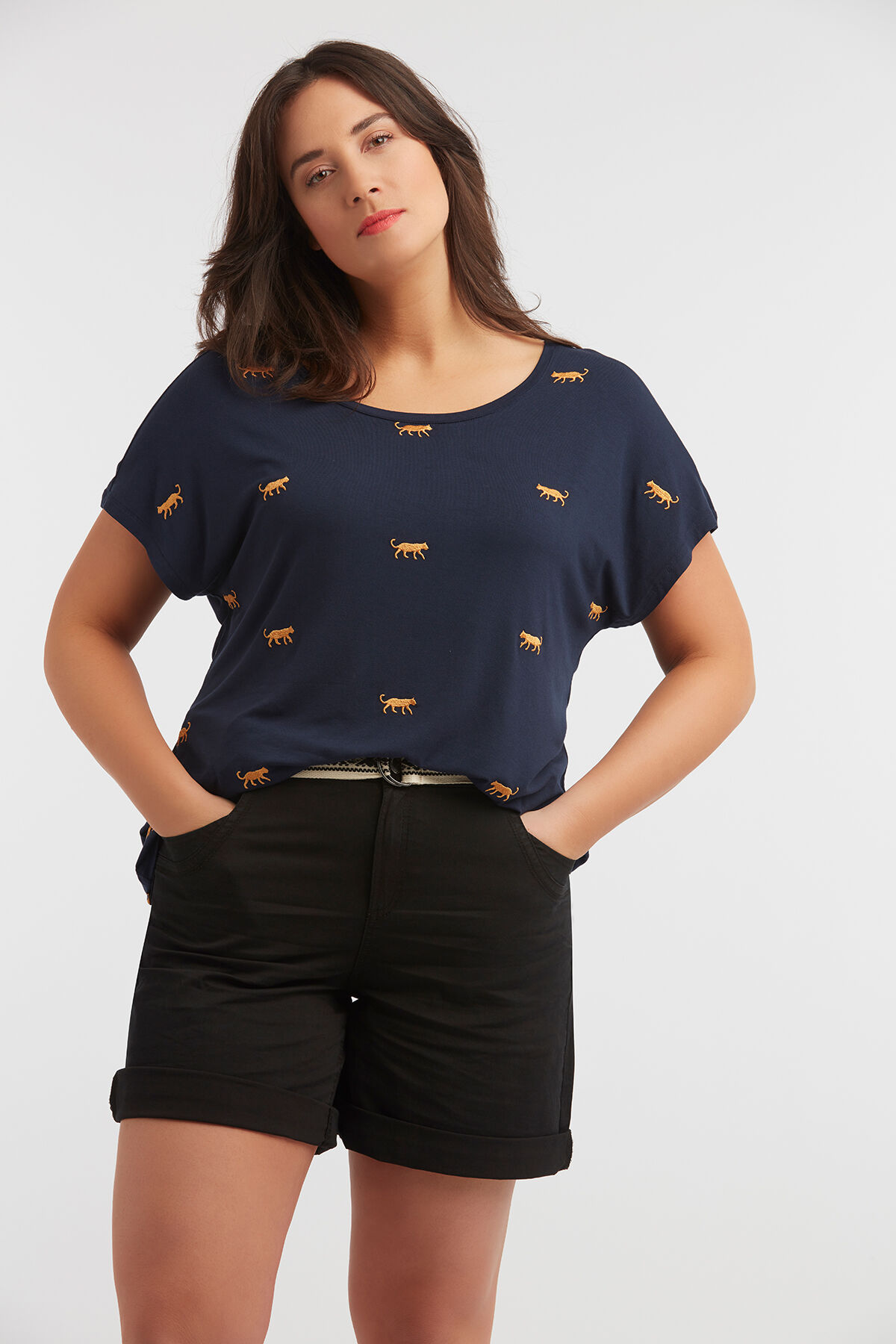 T-shirt brod&eacute; avec bretelles crois&eacute;es image number 4