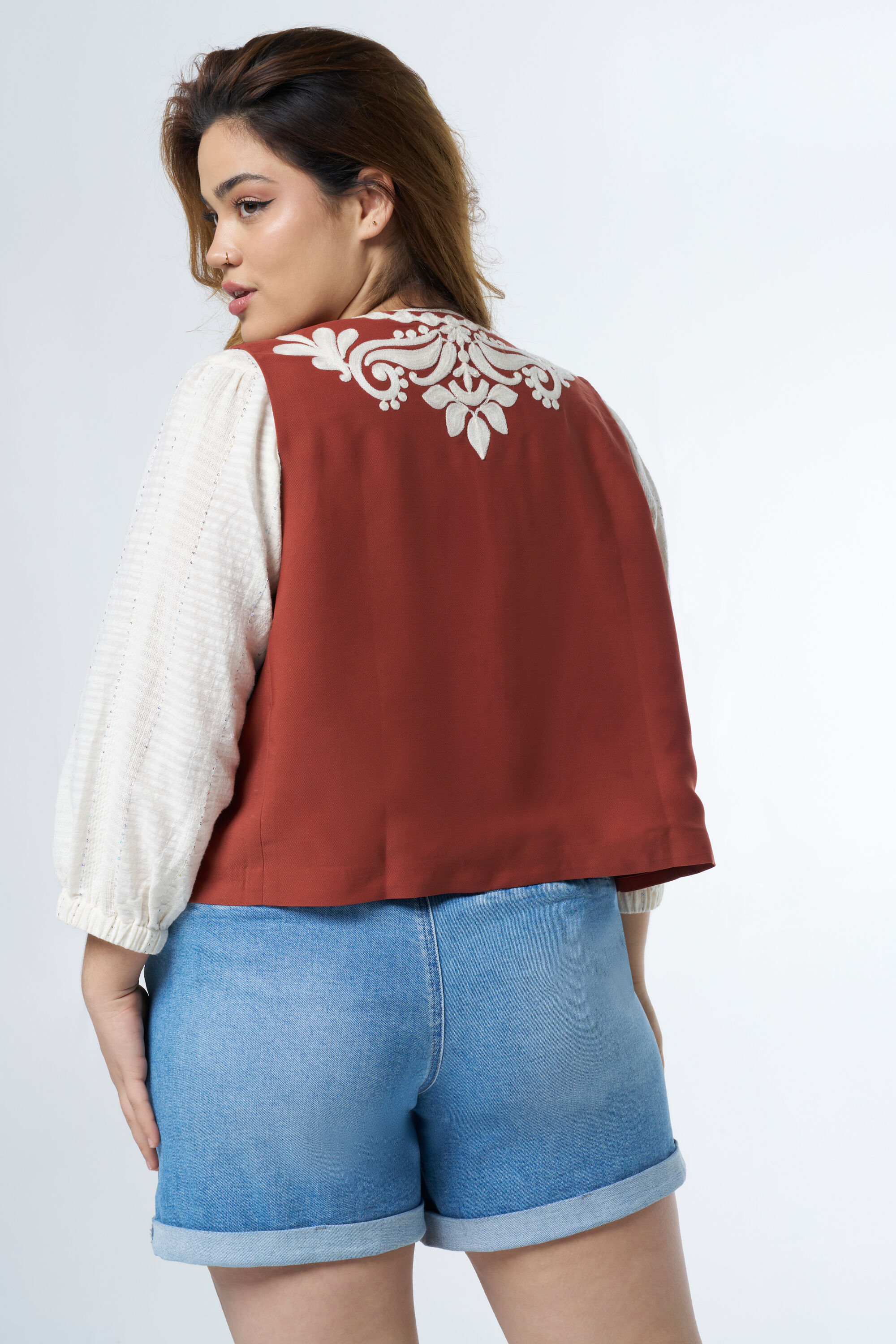 Gilet brod&eacute; image number 3