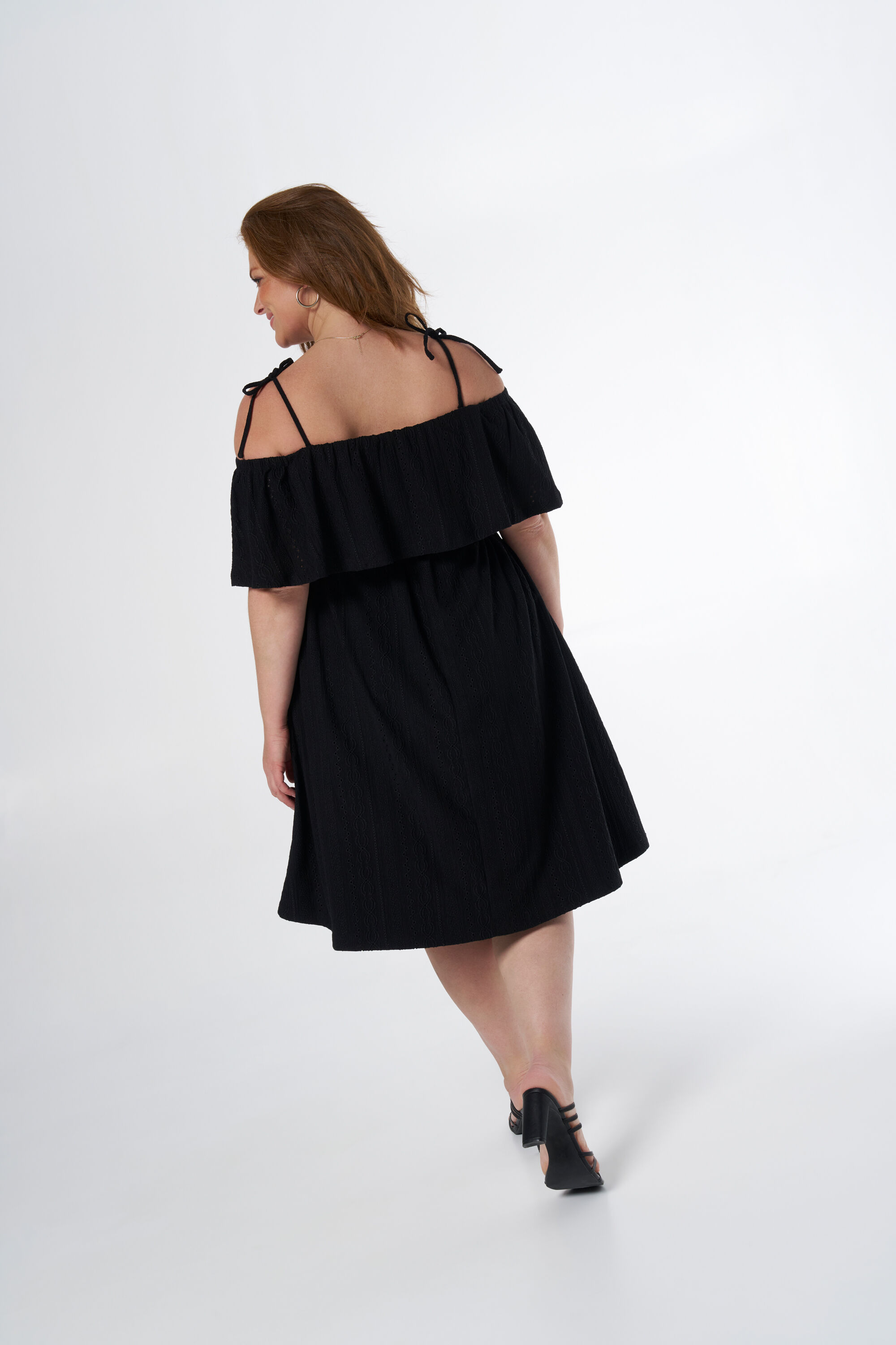 Off-shoulder jurk met strikdetail image number 3