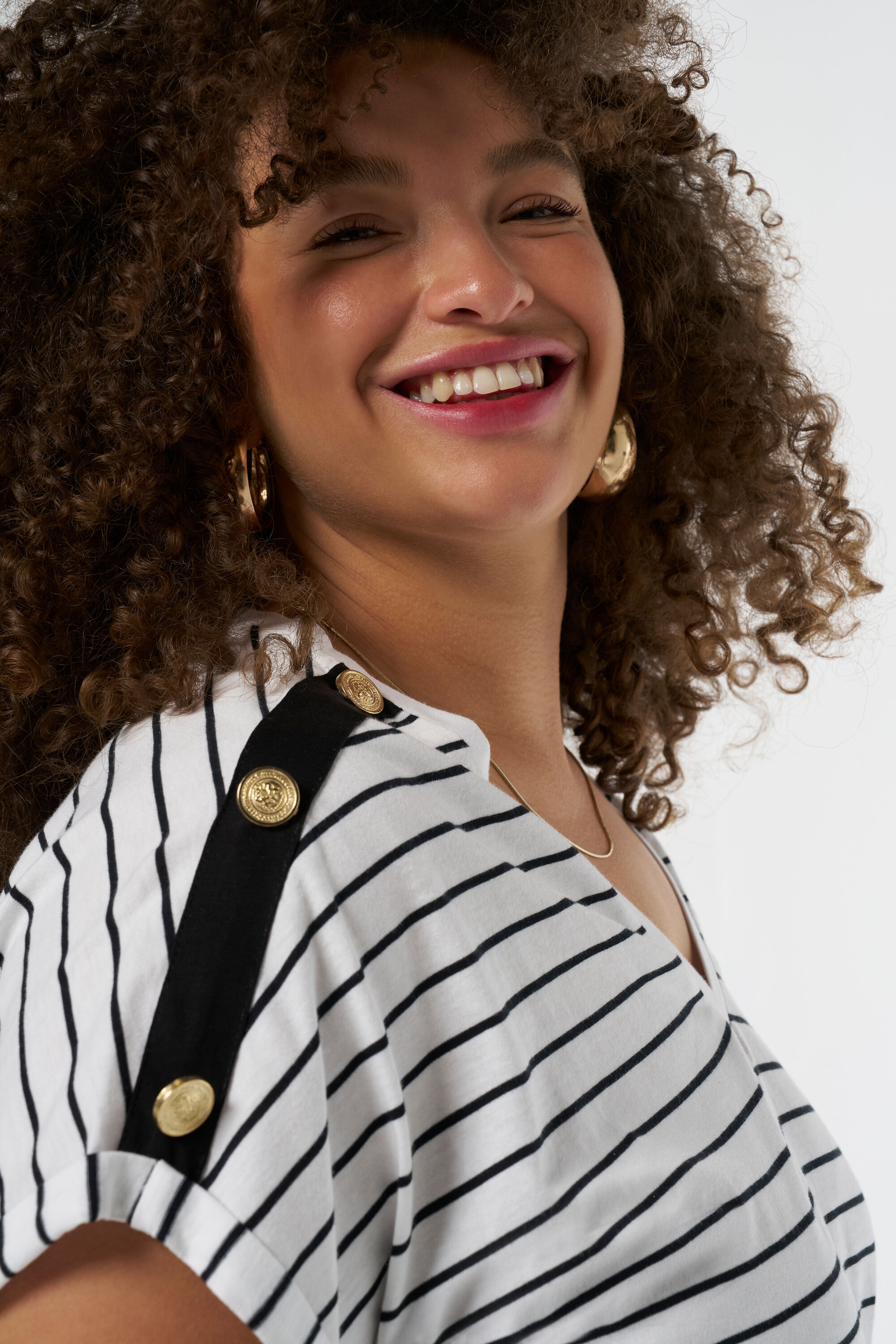 T-shirt met knopen image number 4