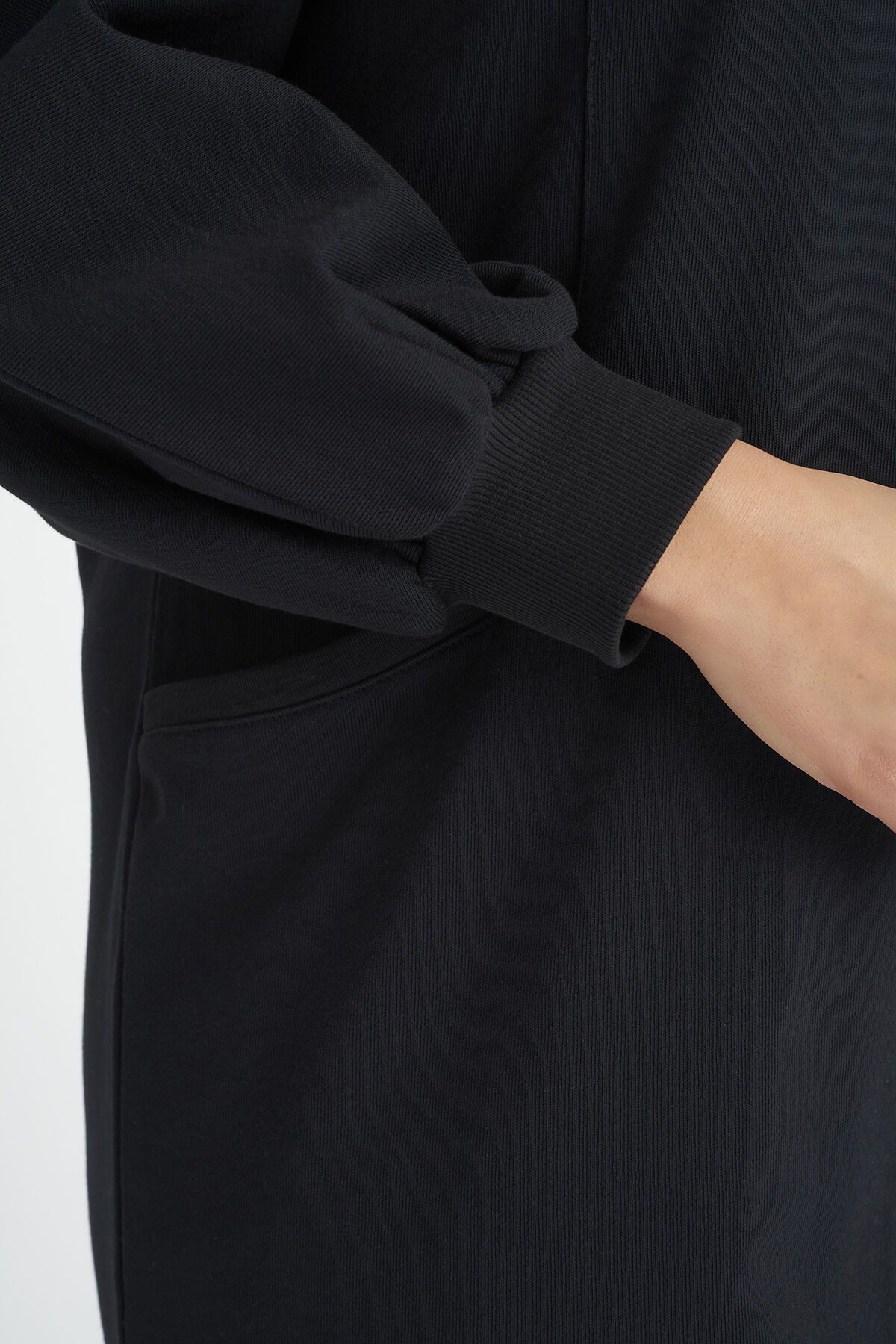 Robe pull image number 5