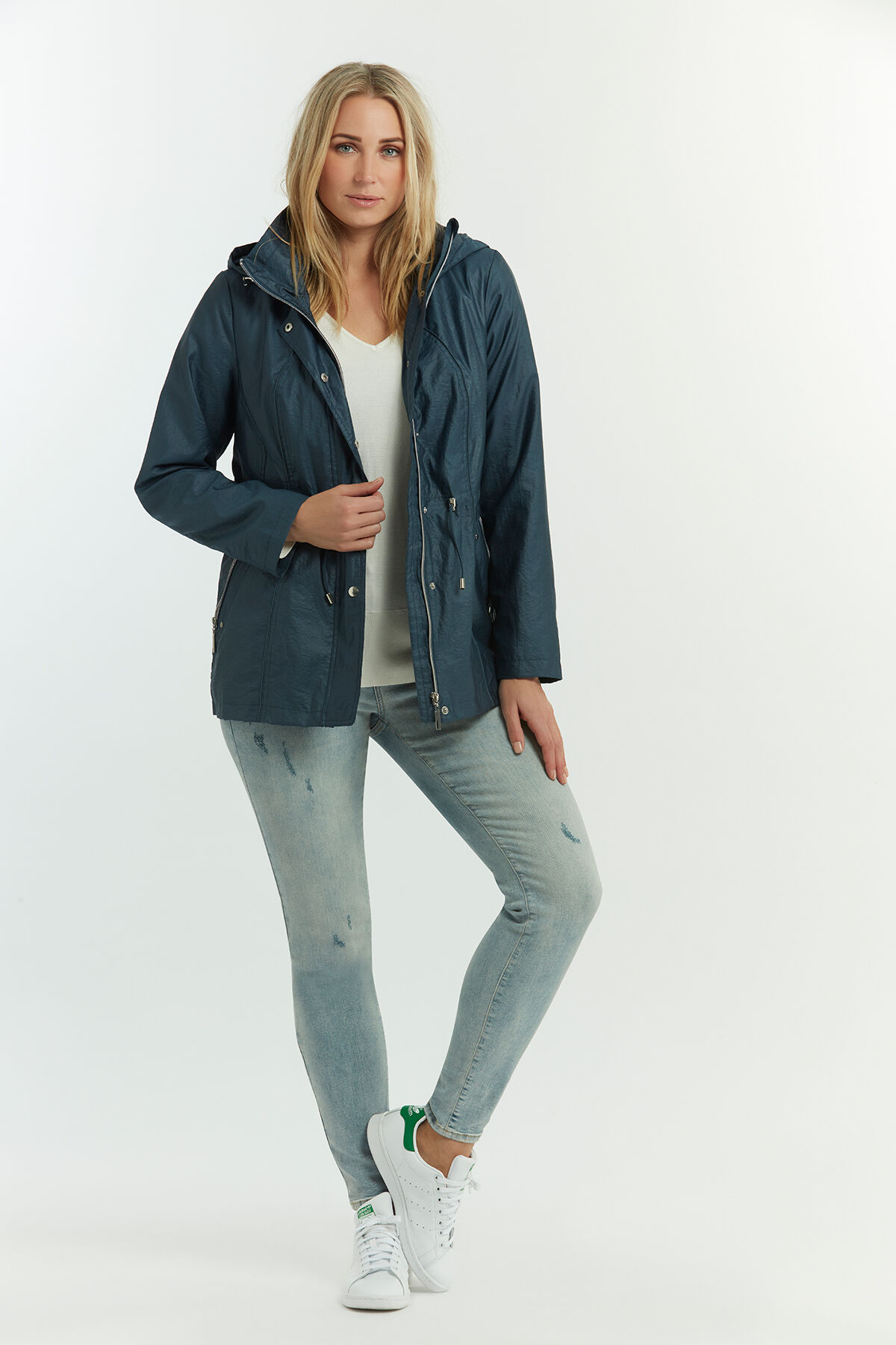 Skinny leg jeans image number 5