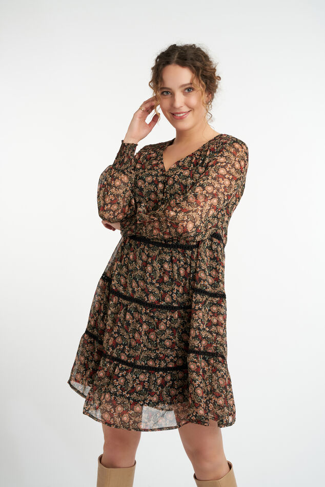 Robe à fleurs avec des décors froncés   image number 5