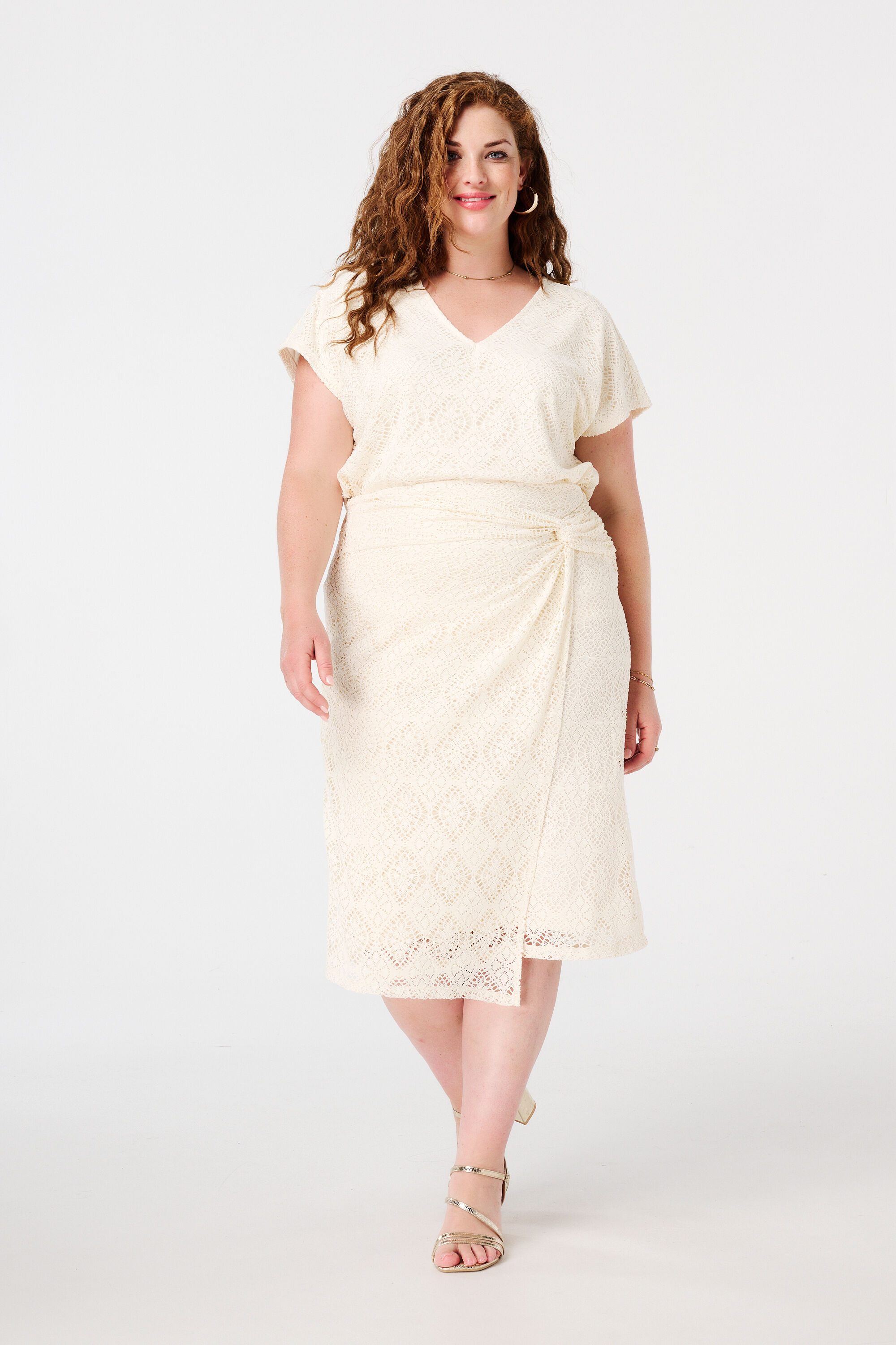 Haut en dentelle extensible image number 5