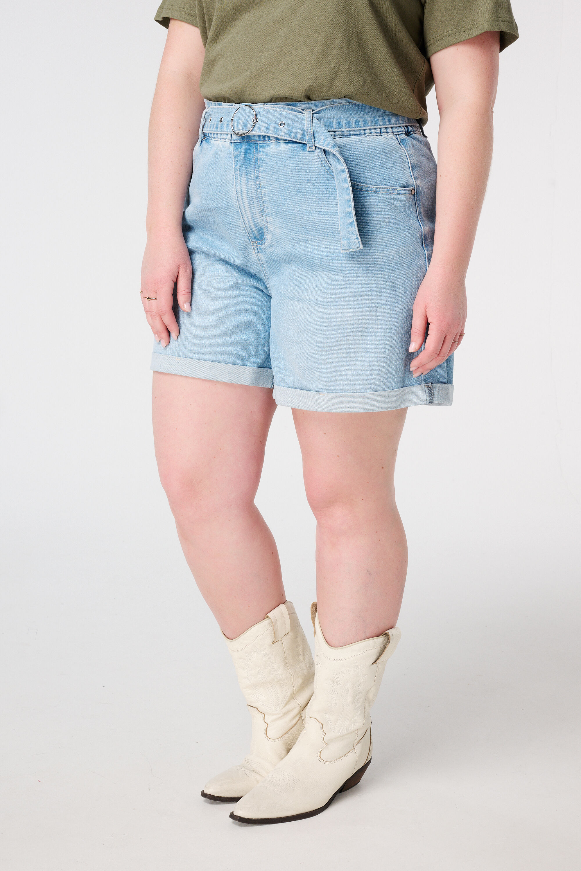 Denim shorts met ceintuur image number 5