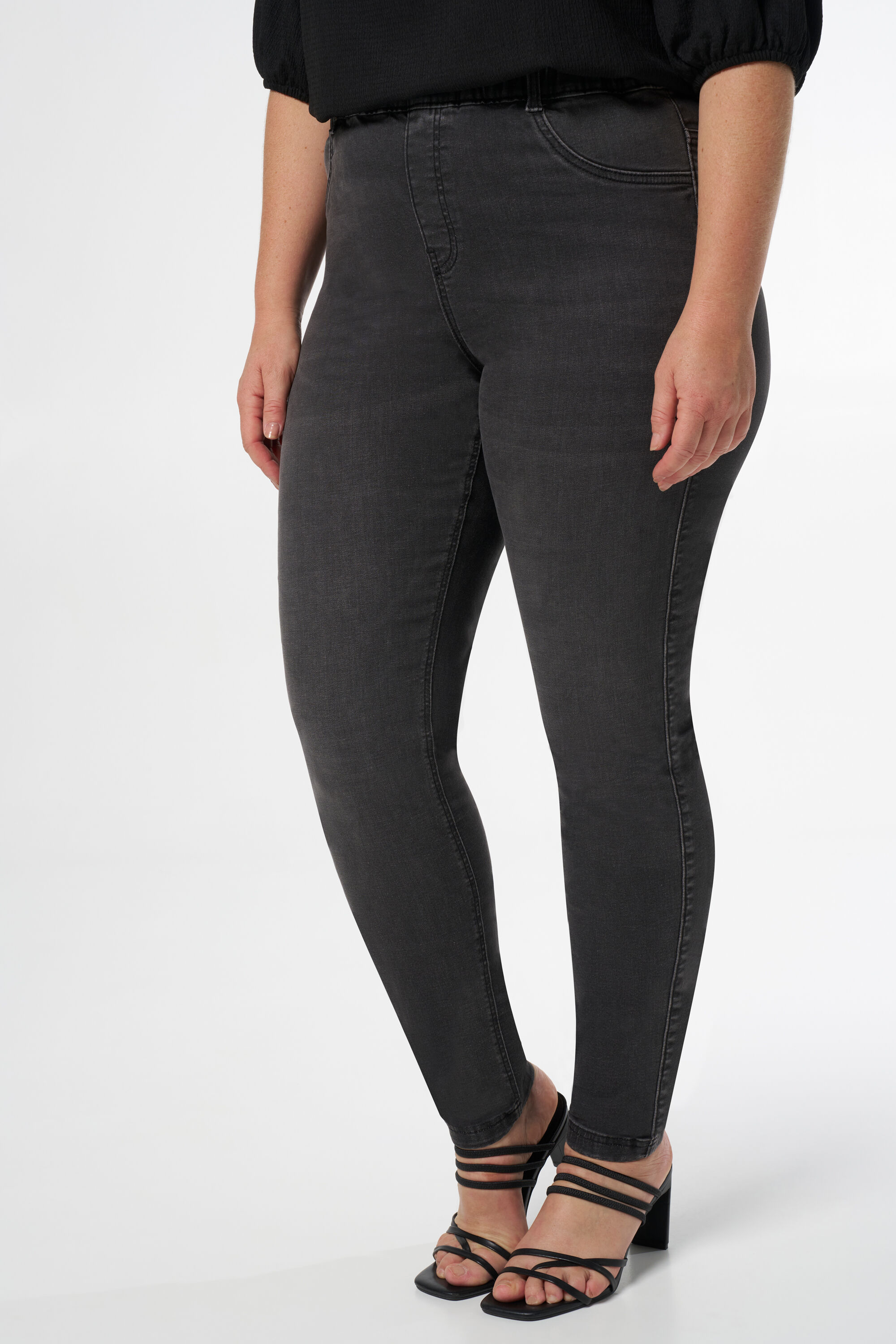 Treggings avec un look denim image number 5