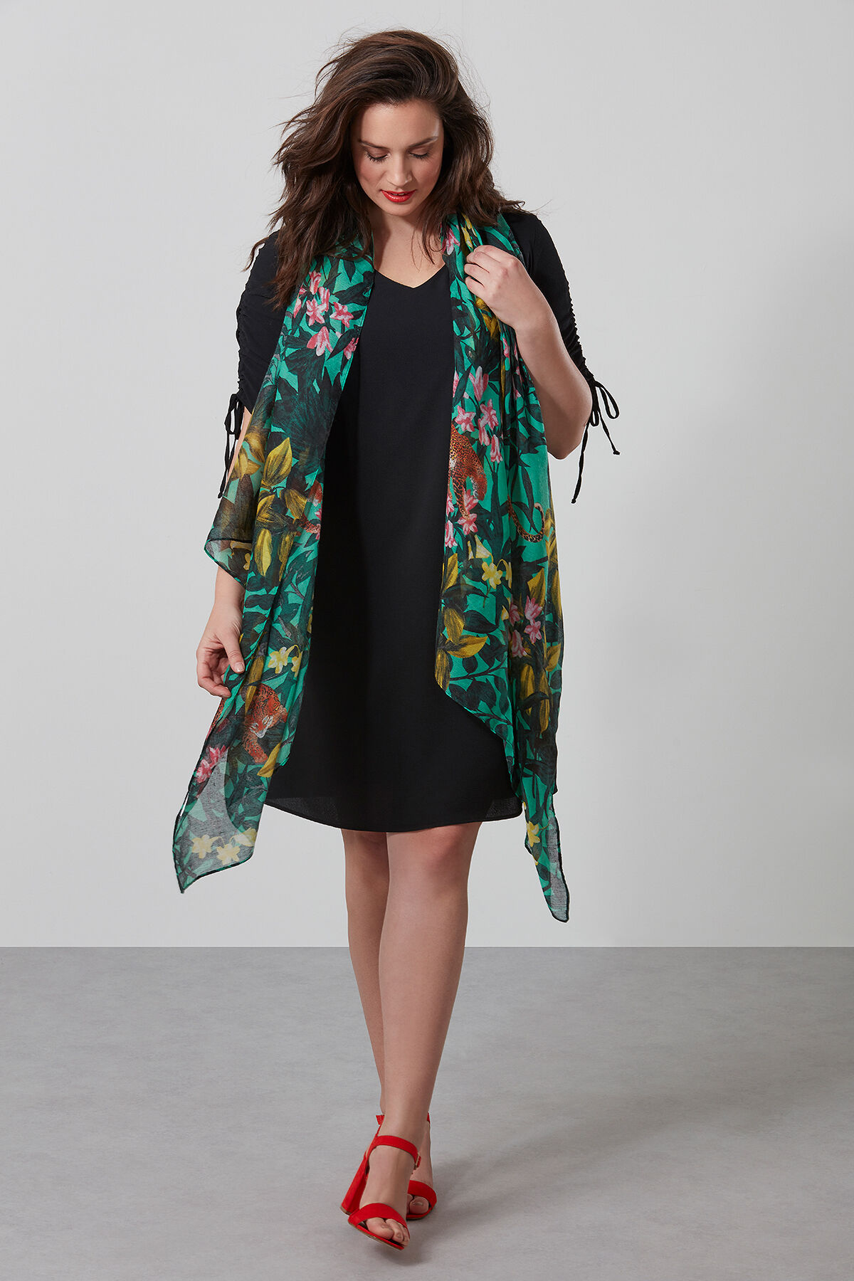 Robe unie avec cordon image number 4