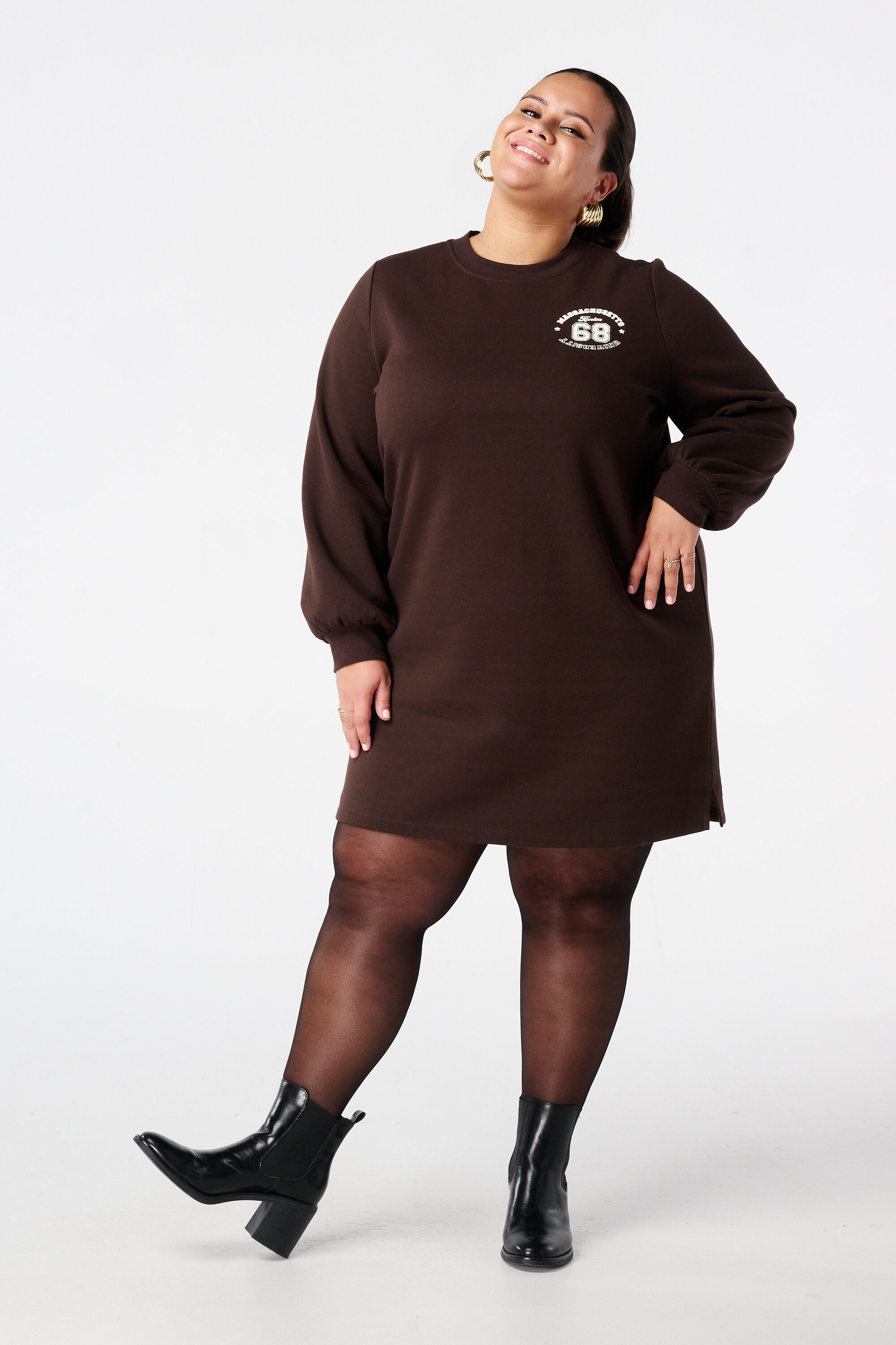 Sweater dress image number 5