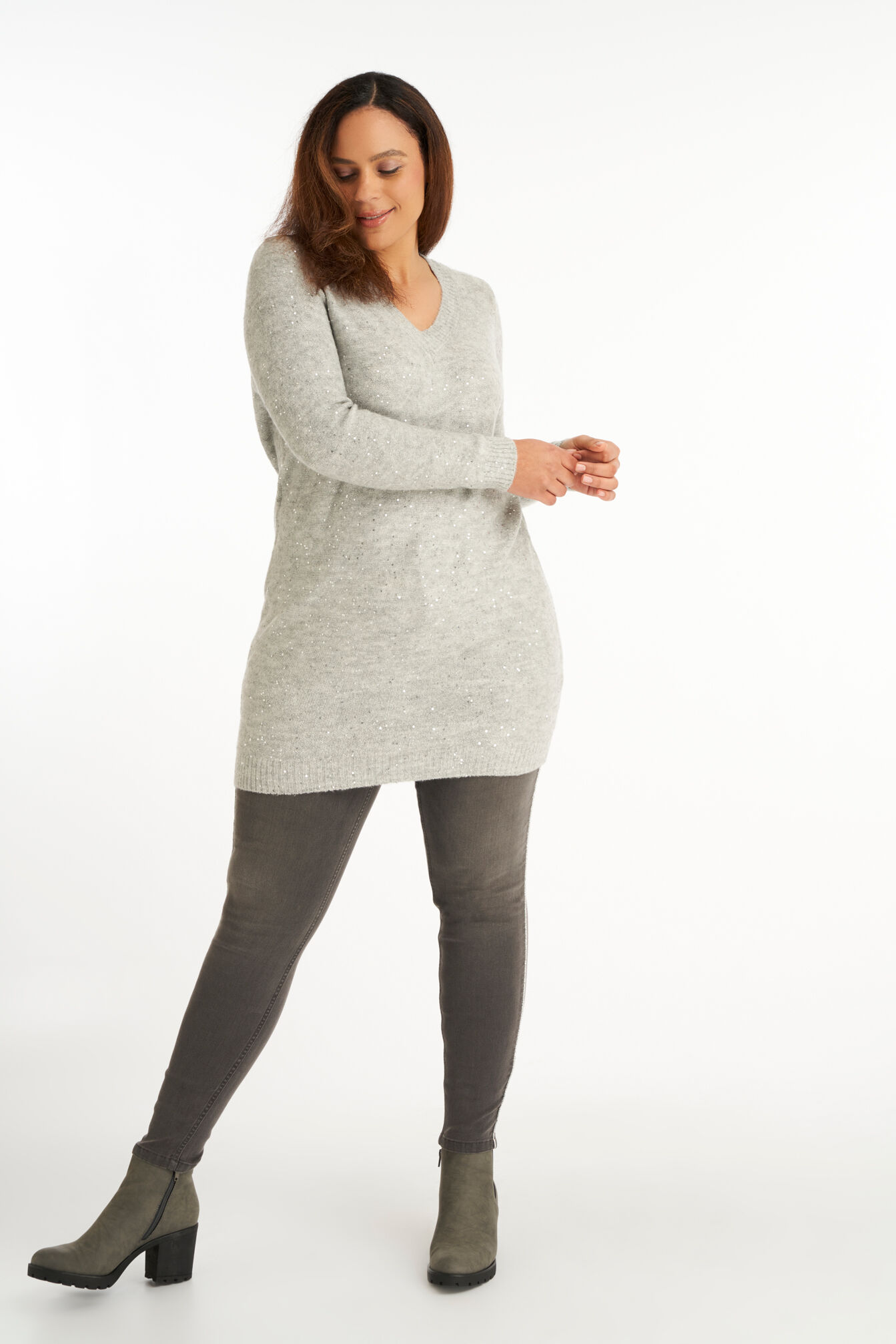 Pull-over long &agrave; paillettes image number 5