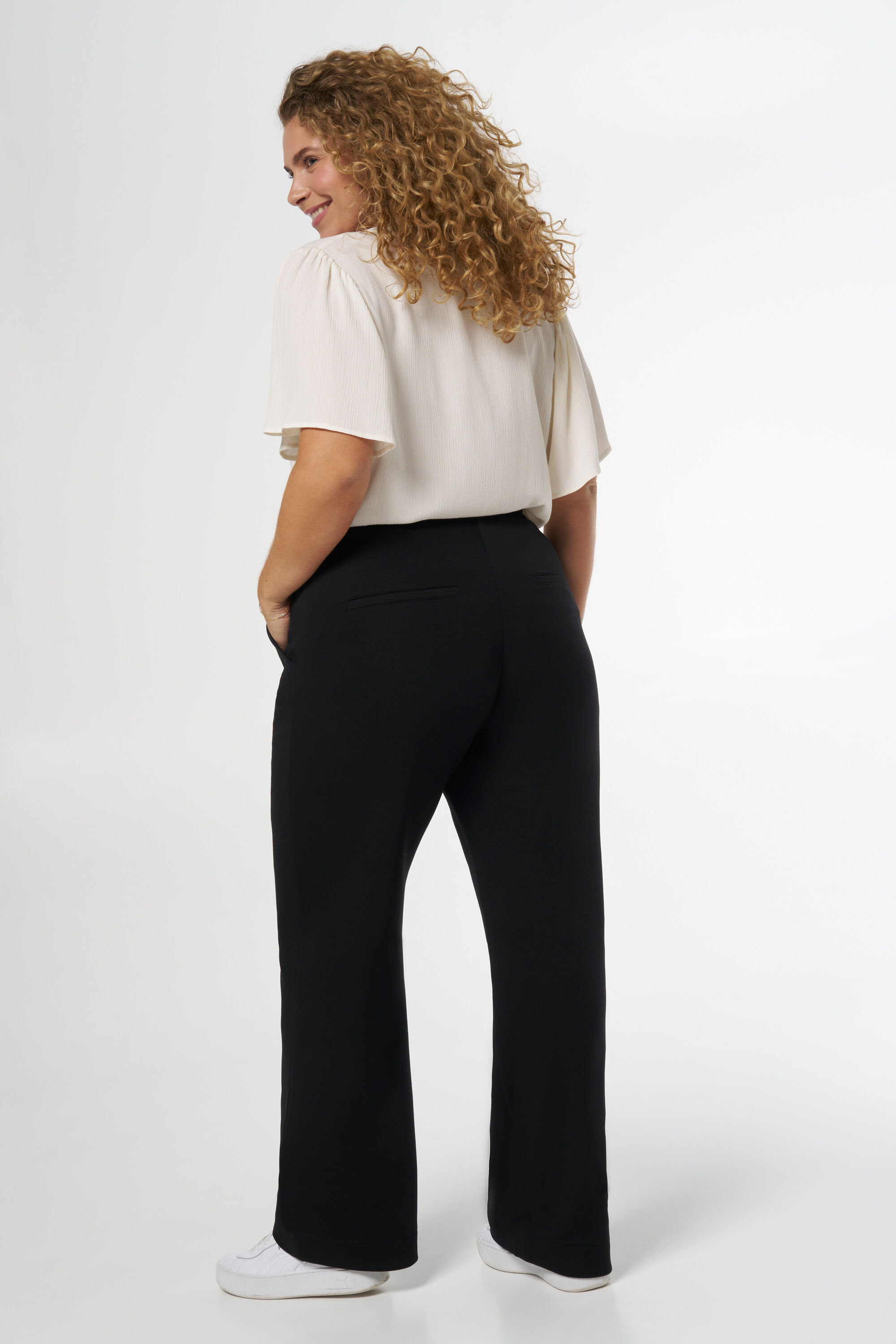 Jean avec couture d&eacute;corative  image number 3