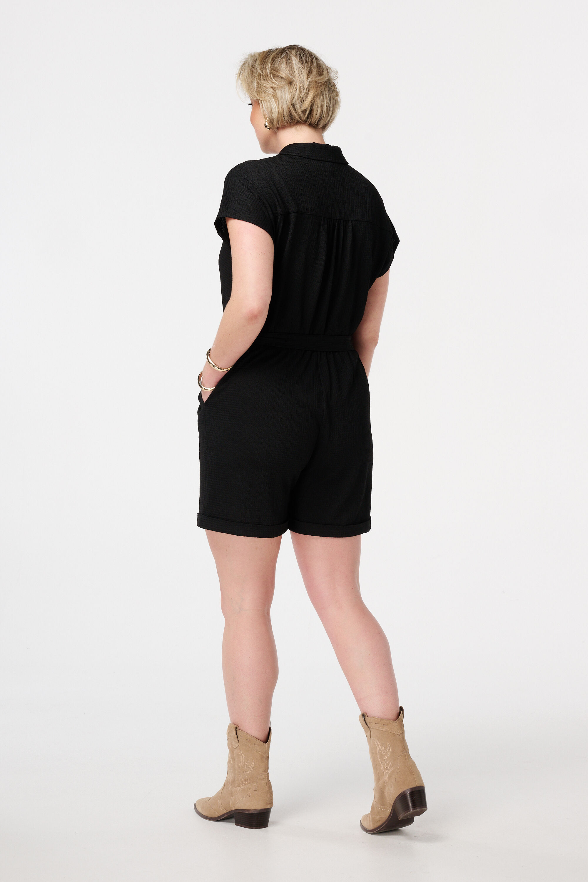 Playsuit met ceintuur en kraag image number 3