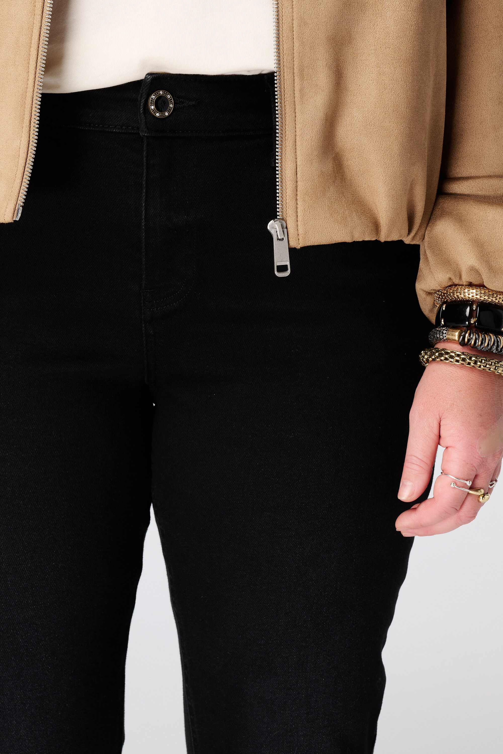 Straight leg jeans image number 4