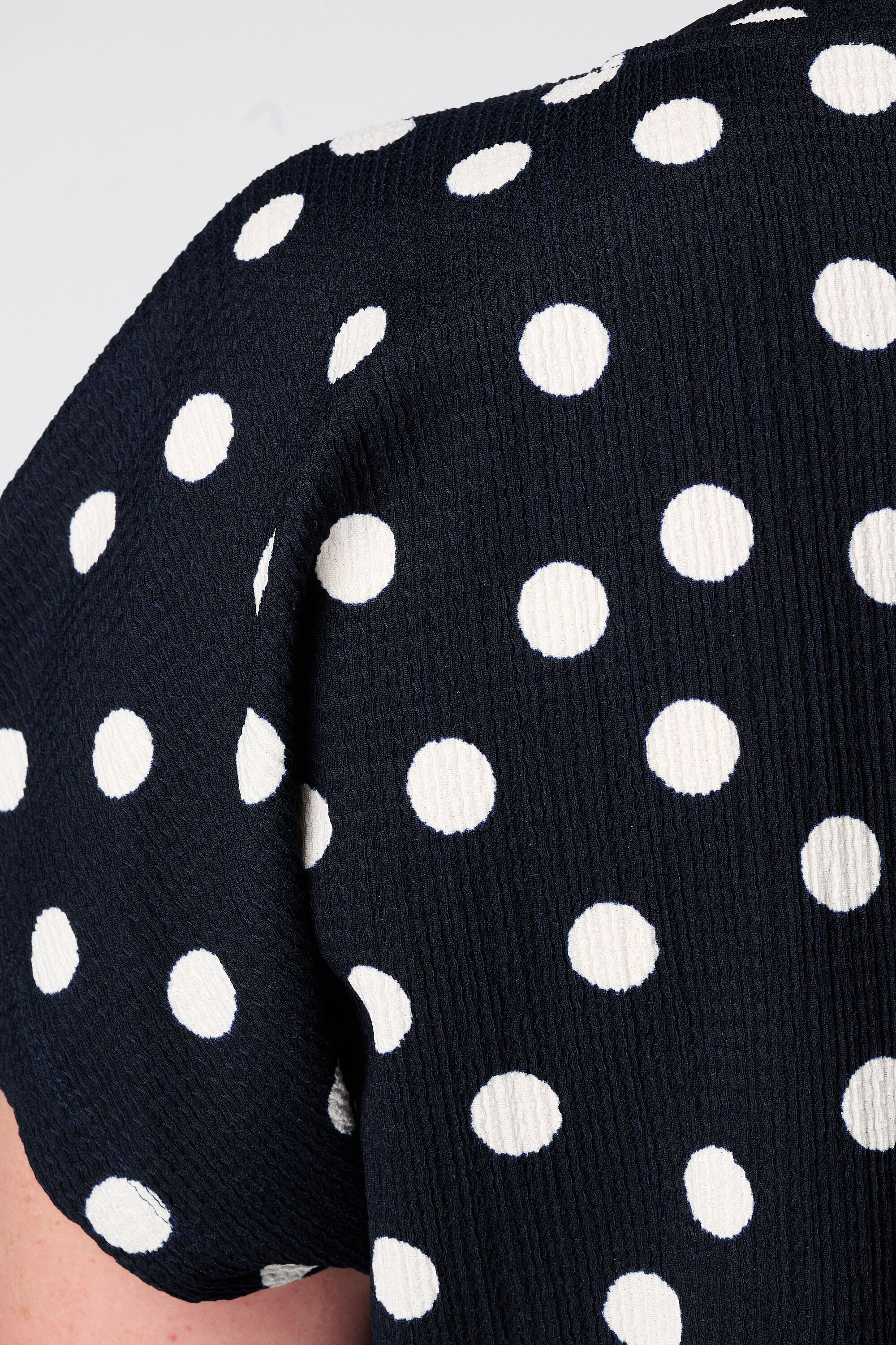 Top &agrave; pois image number 6