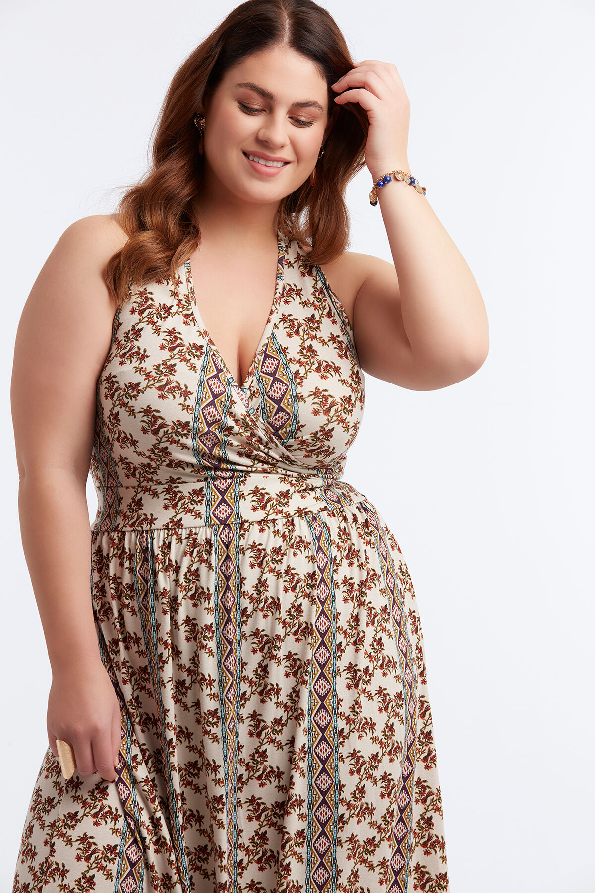 Lange jurk met halterdetail image number 4